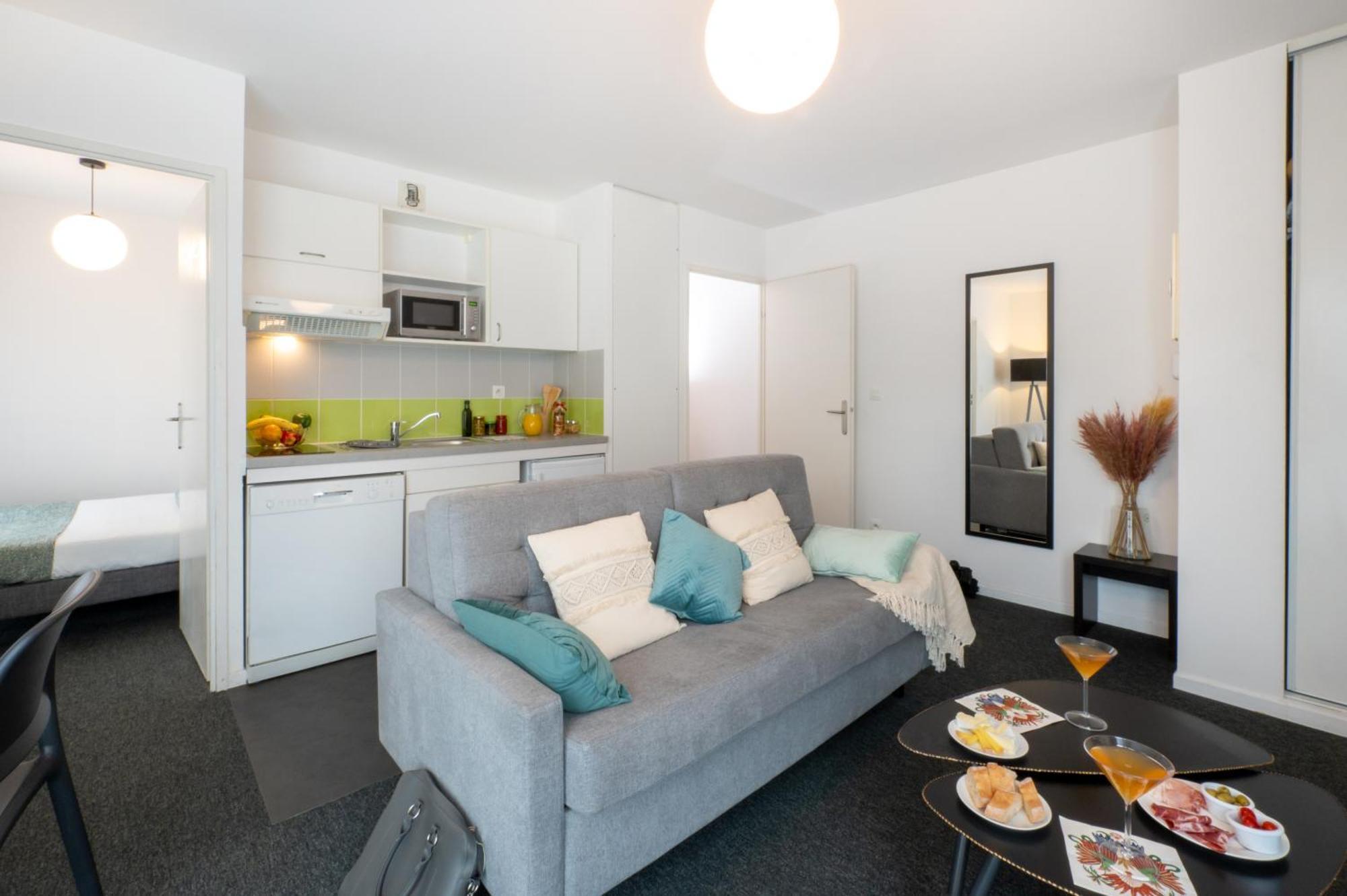One-Bedroom Apartment