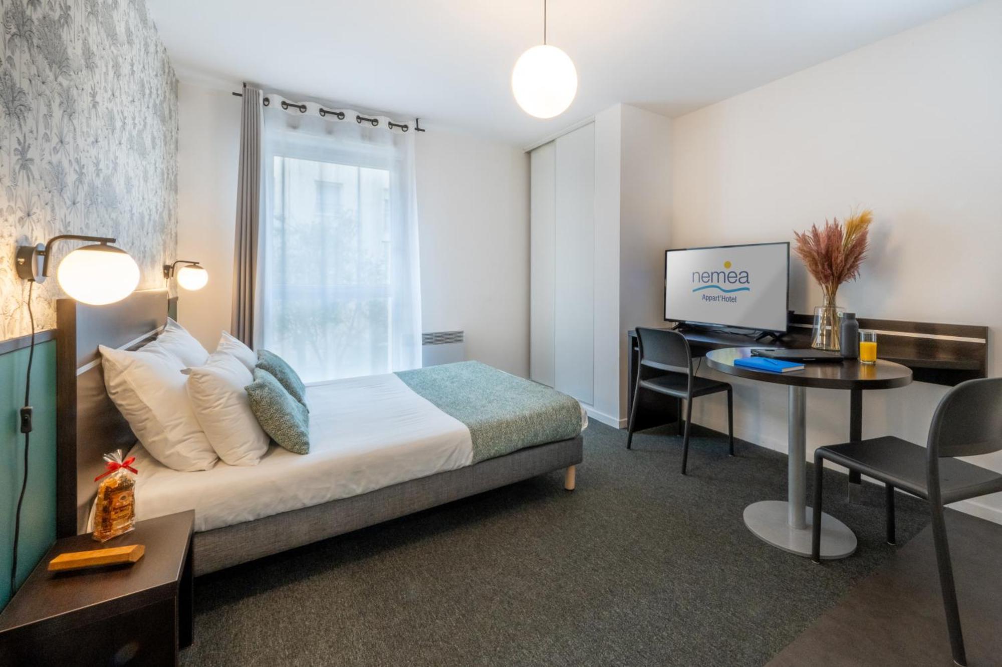 Studio Double Bed