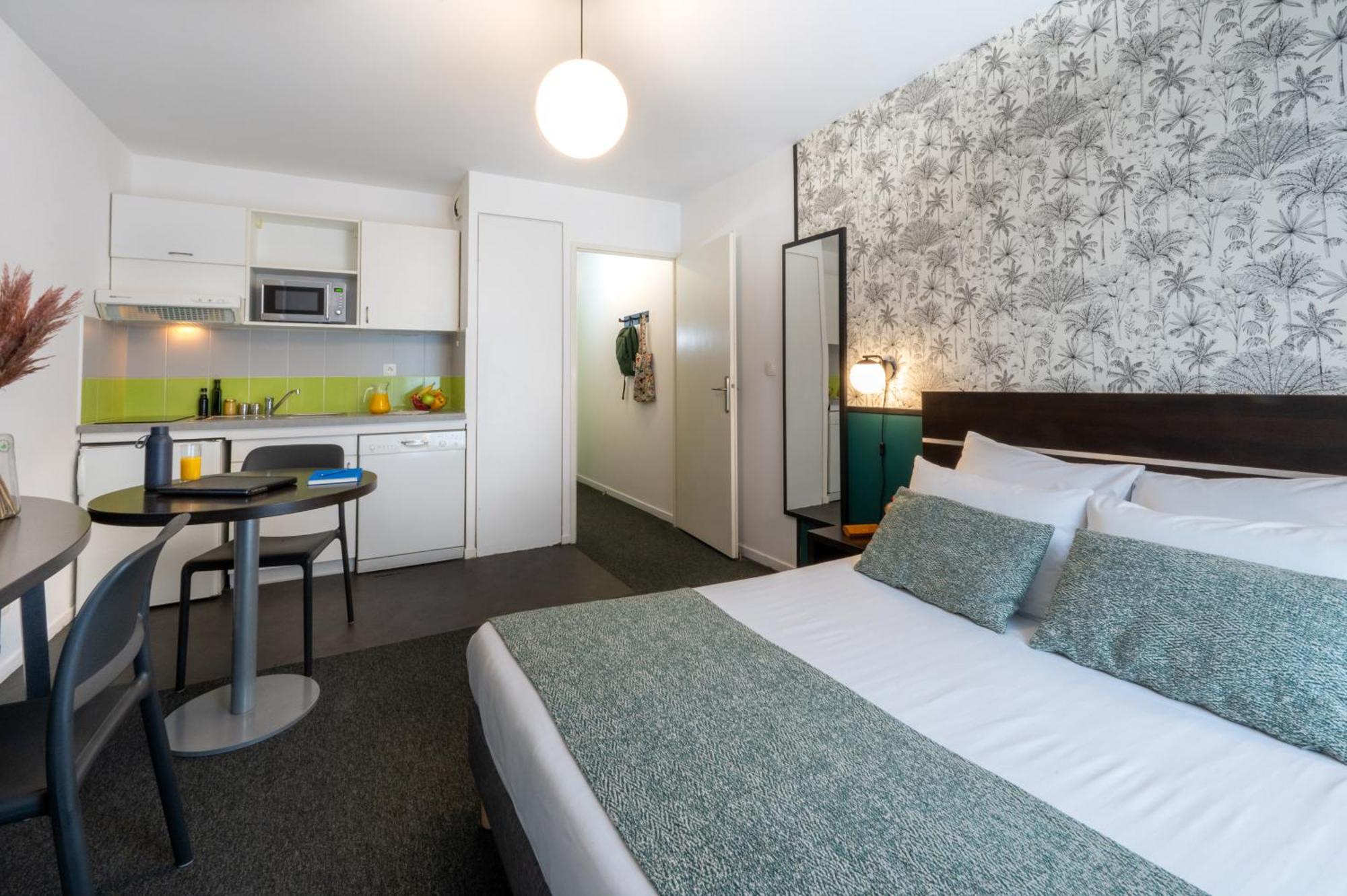 Studio Double Bed