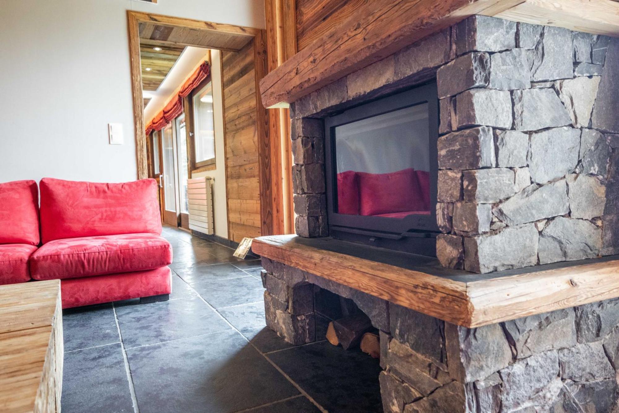 6 Bedroom Chalet