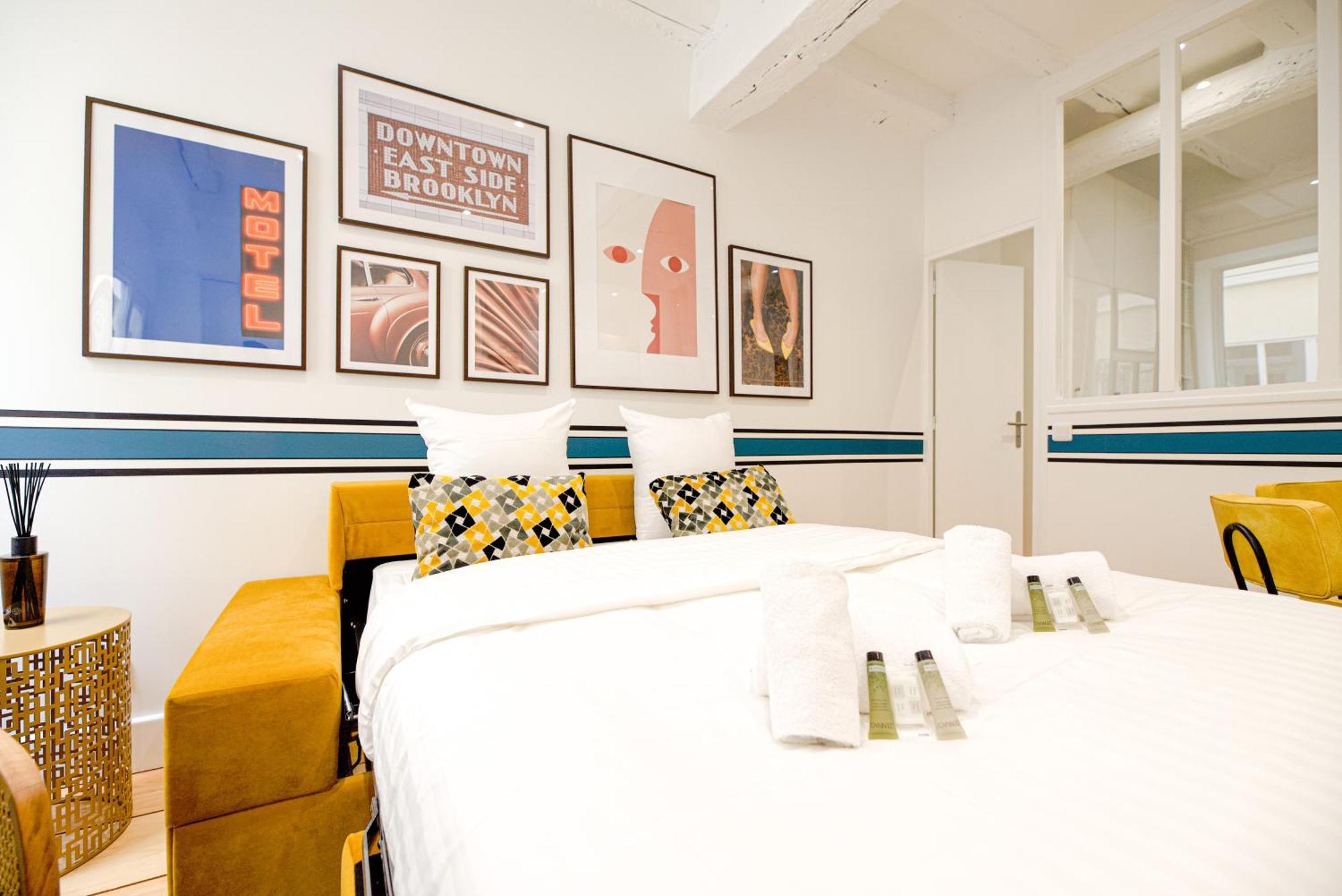 Deluxe Apartment