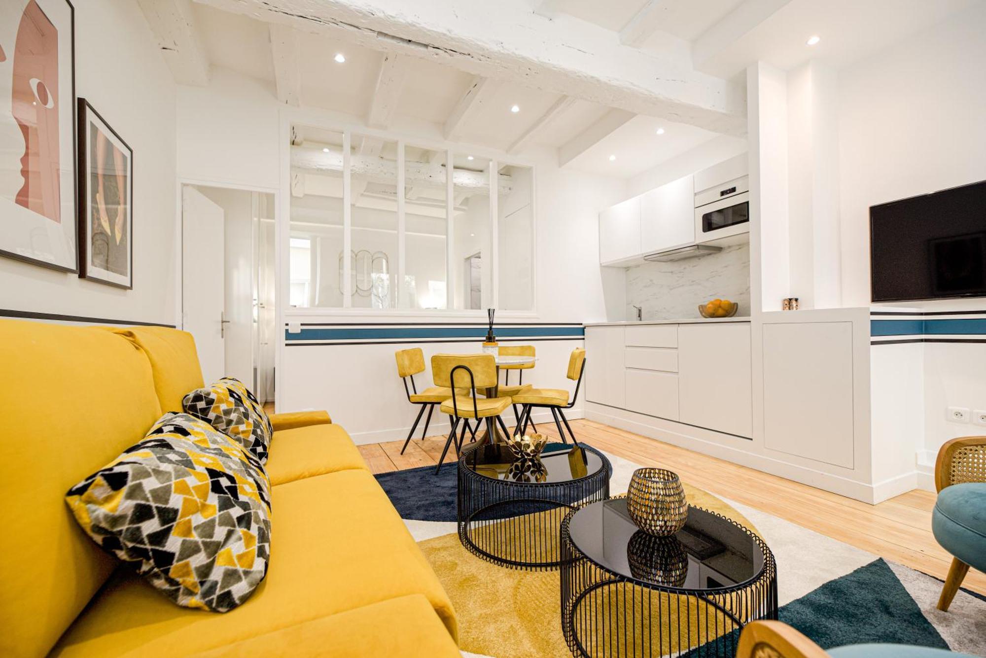 Deluxe Apartment