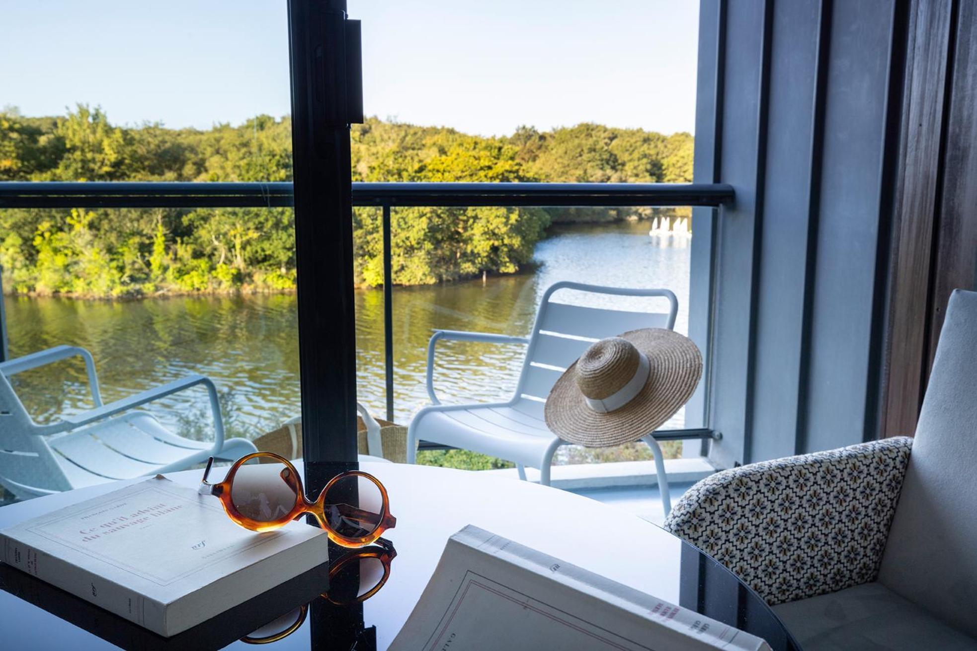 Deluxe Room Lake View