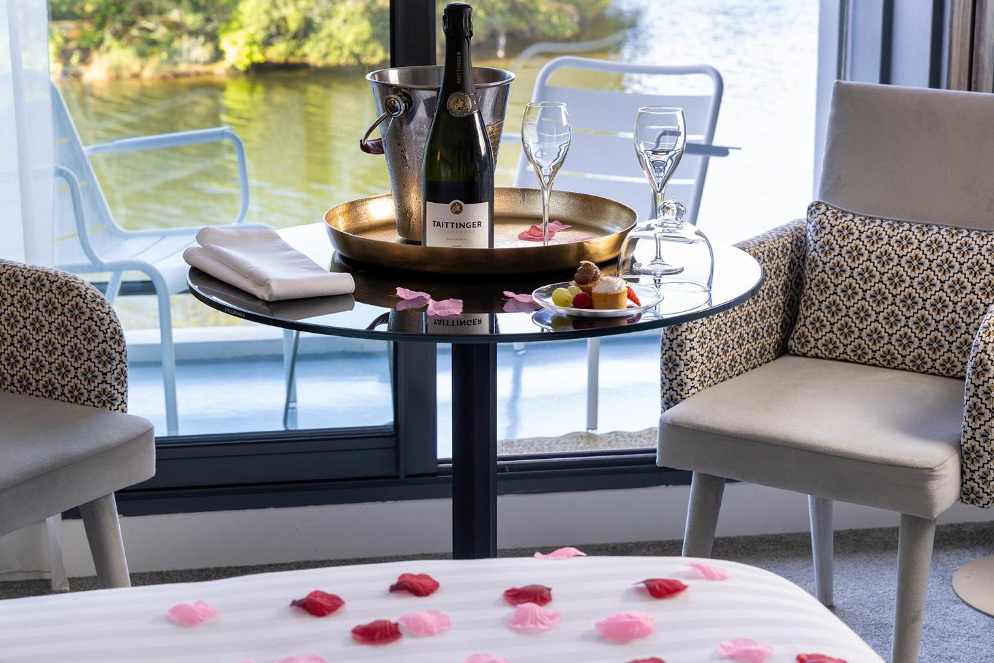 Deluxe Room Lake View