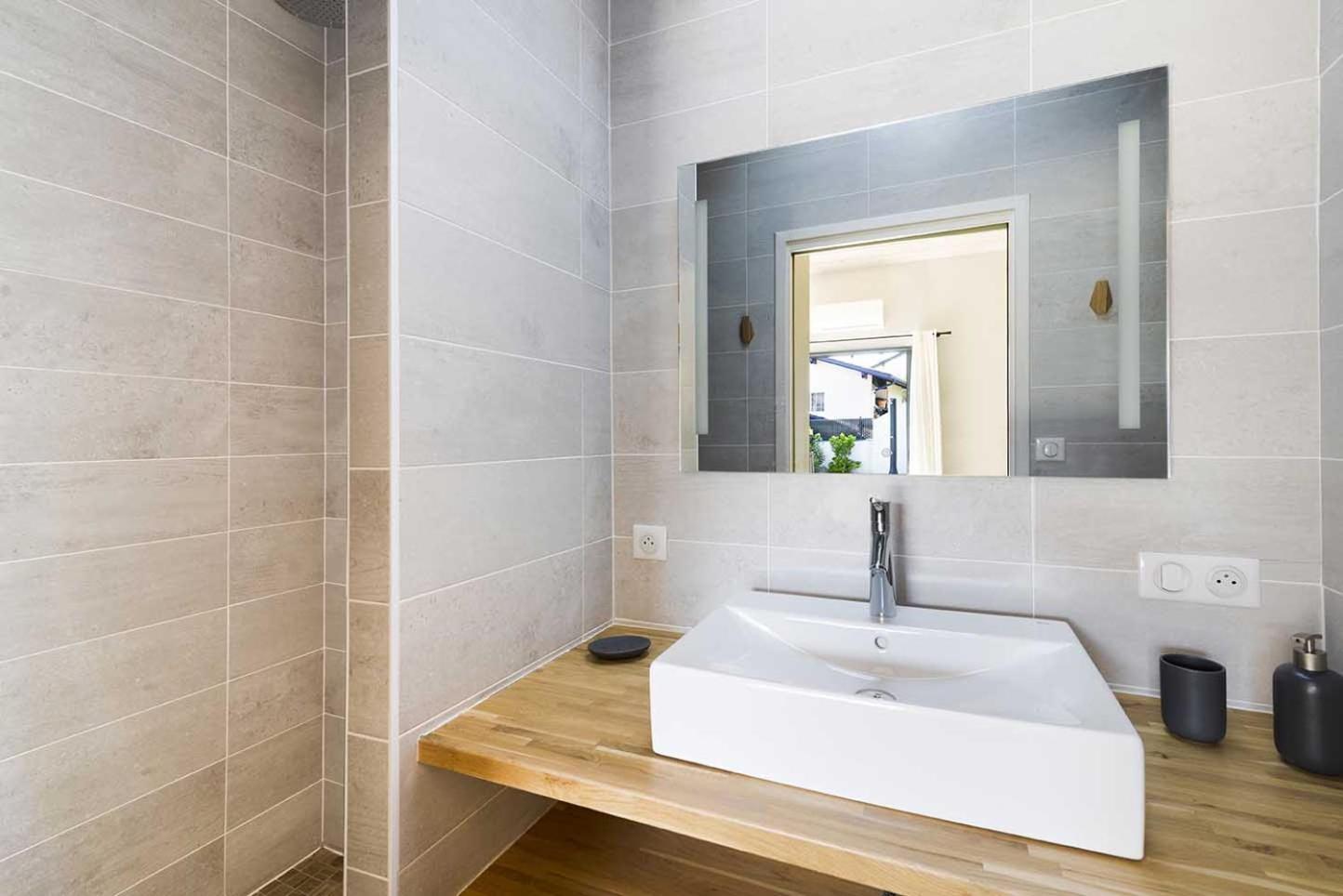 King Room Pool View