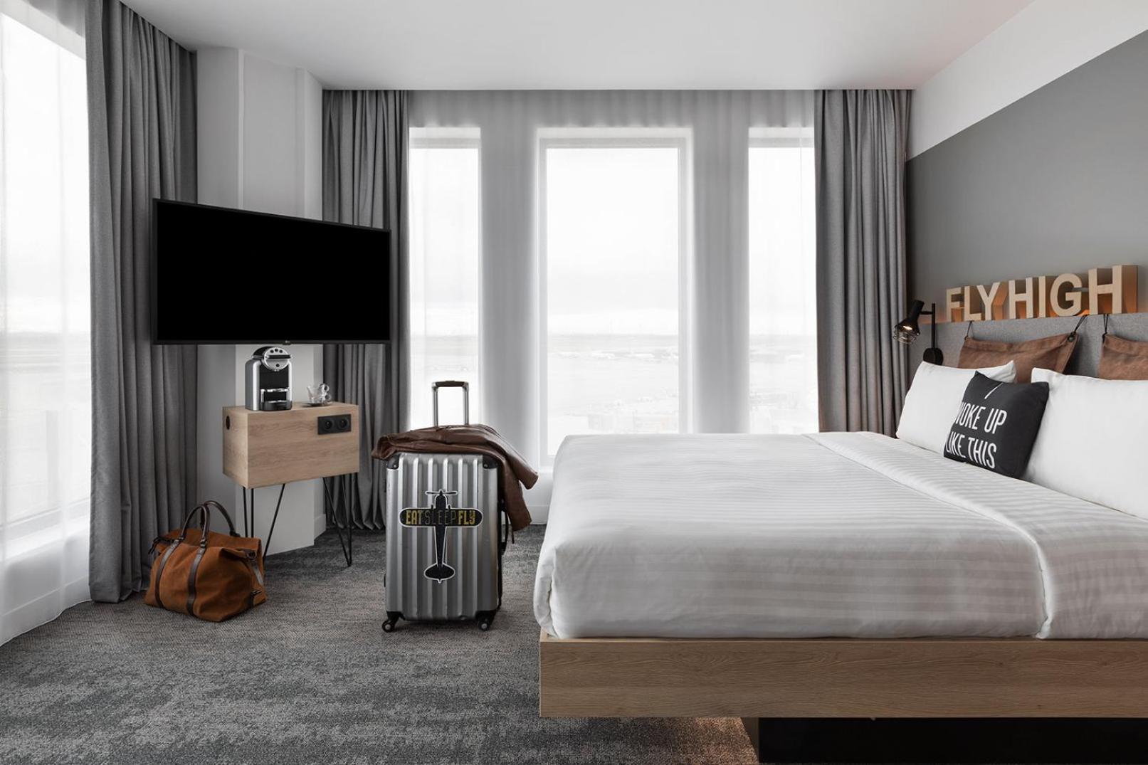 Moxy Biggy Larger Guest room 1 Queen
