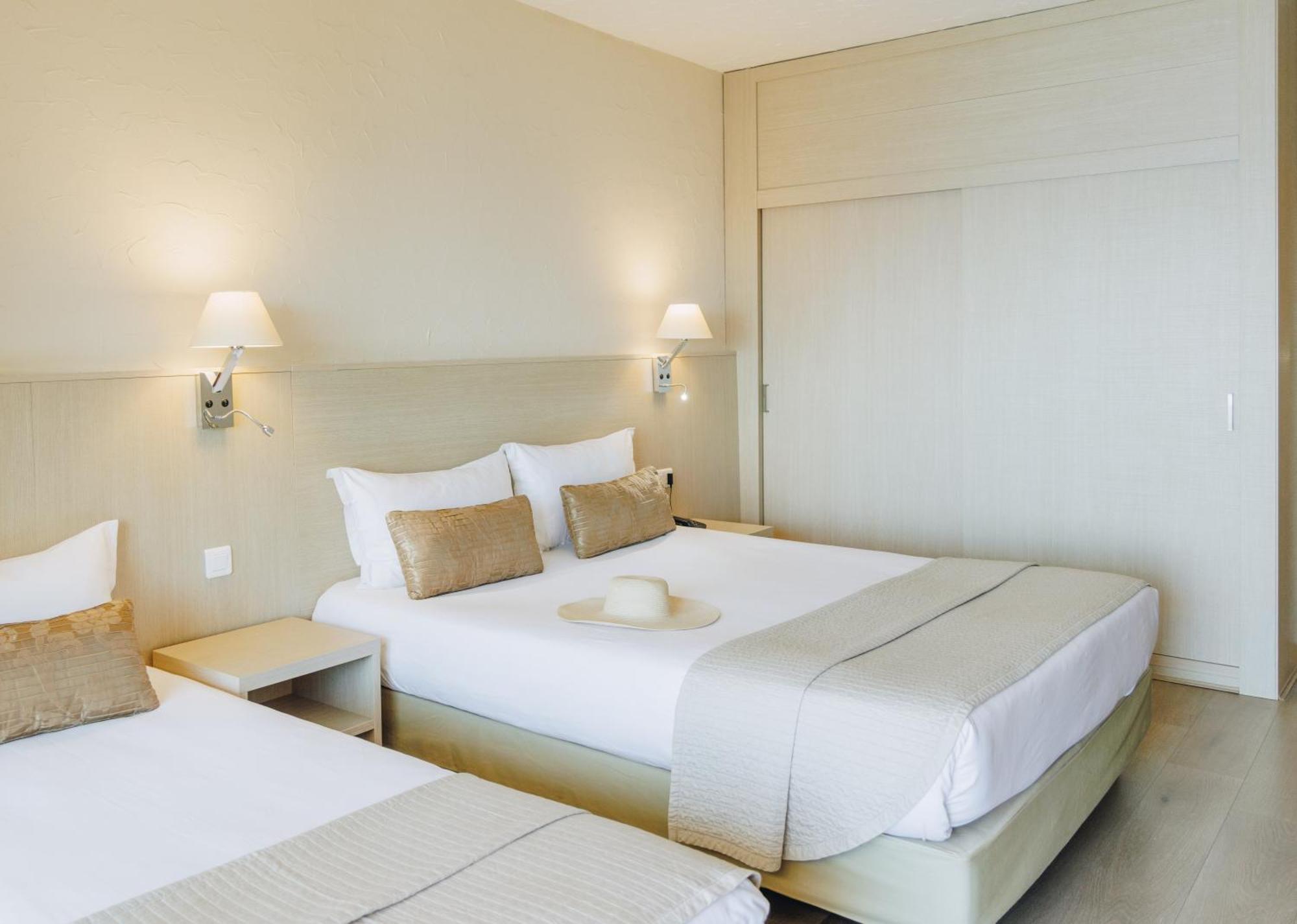 Standard Triple Room Sea View