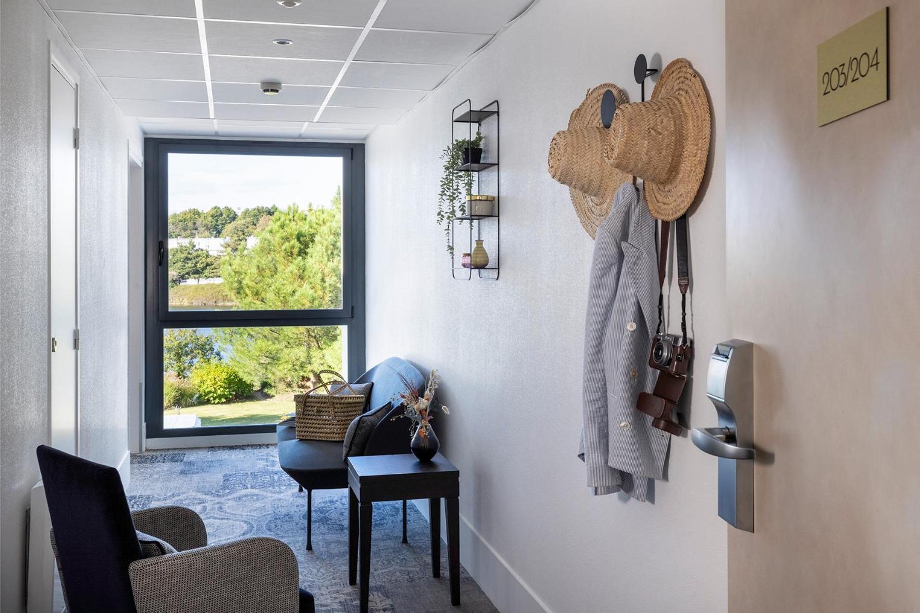 Two Connecting Rooms Lake View