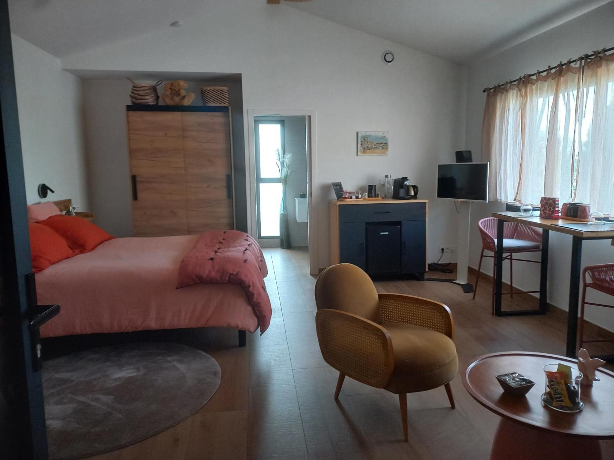 Double Room Private Bathroom