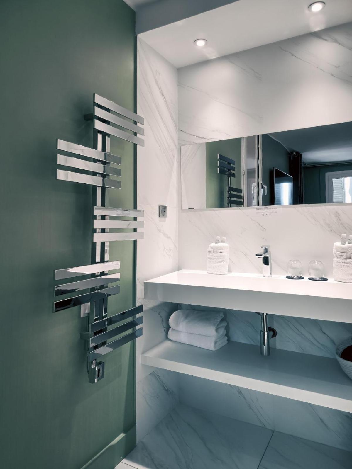 Deluxe Room Sauna Access