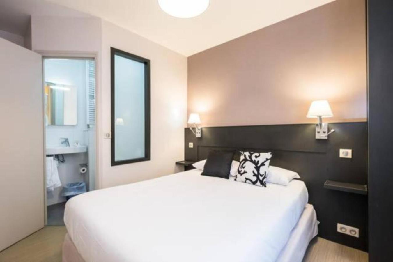 Double Room Private Bathroom