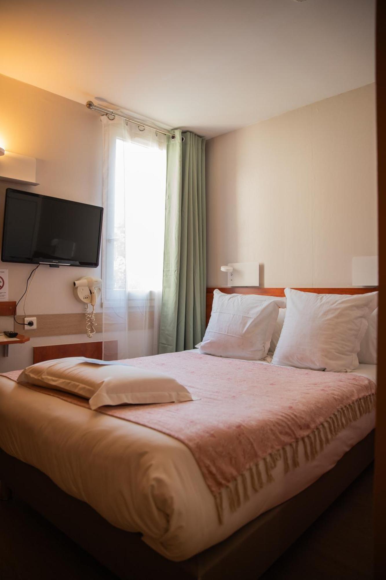 1 Single Bed