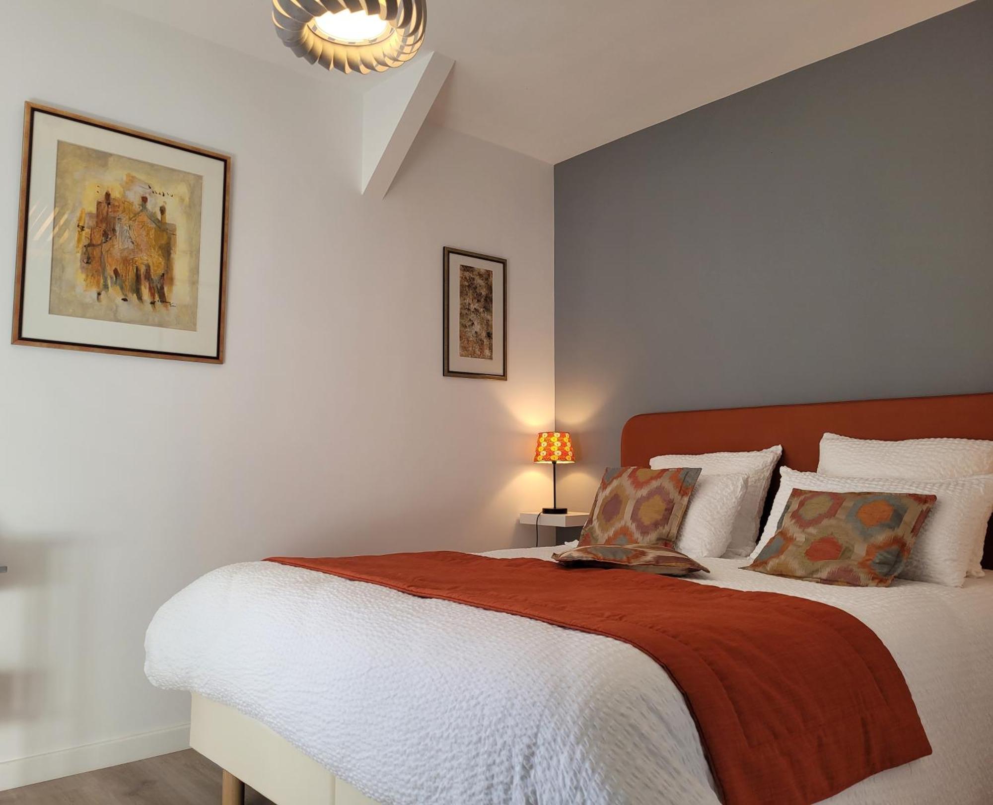 Deluxe Double Room Shower