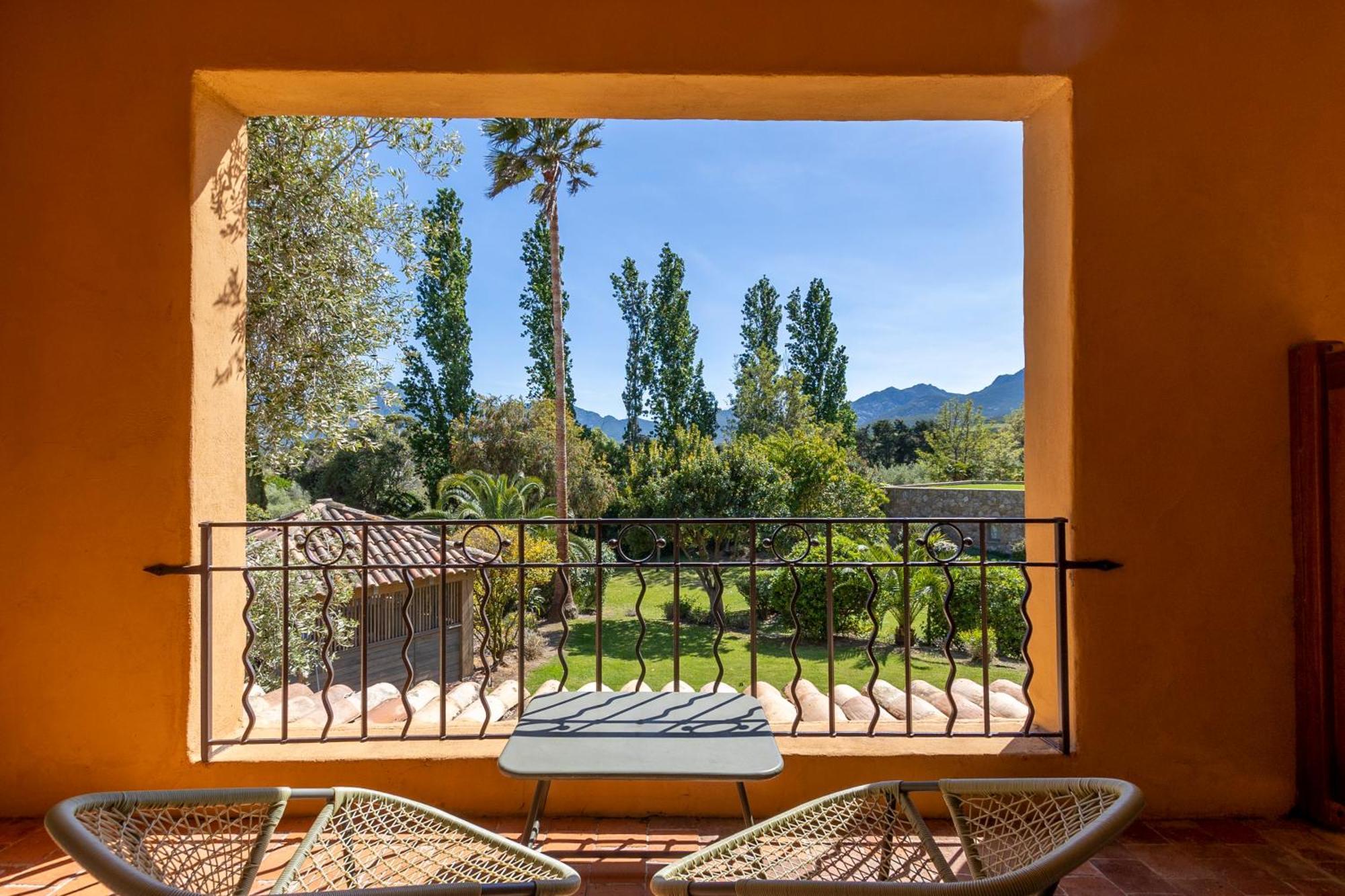 Demeure Room Garden View