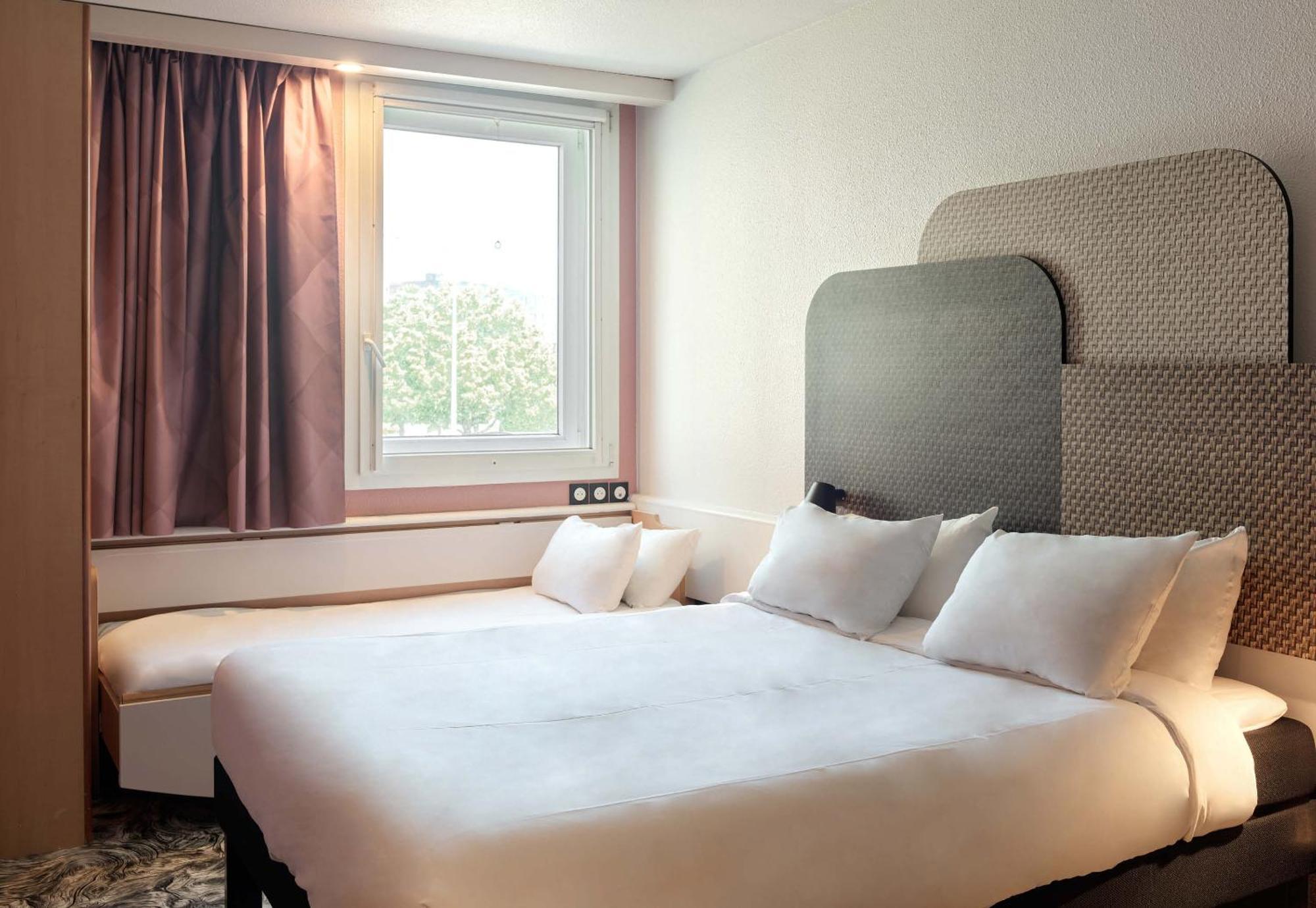 Standard Room 1 Double 1 Single Bed
