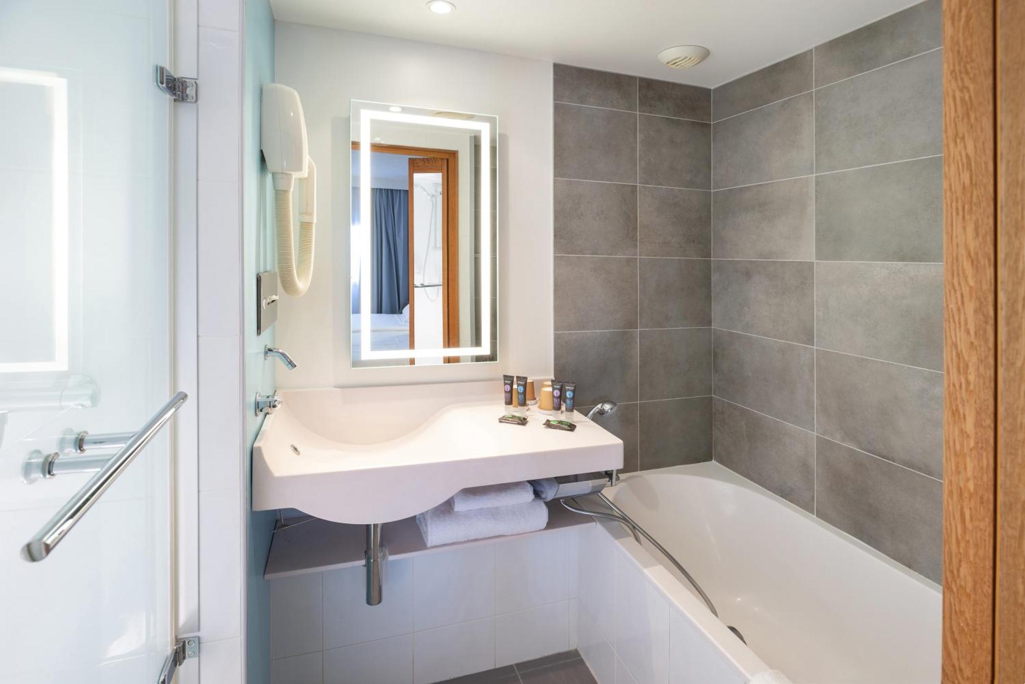 Superior double Room one double bed or two single beds