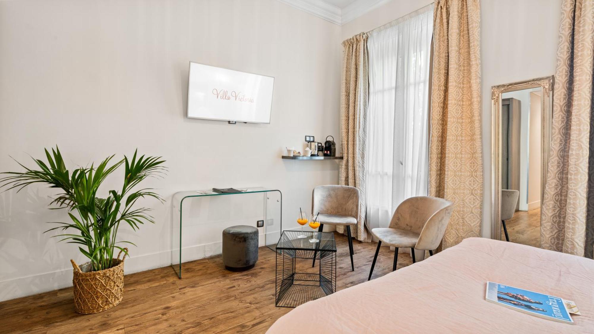 Superior Double Room City View