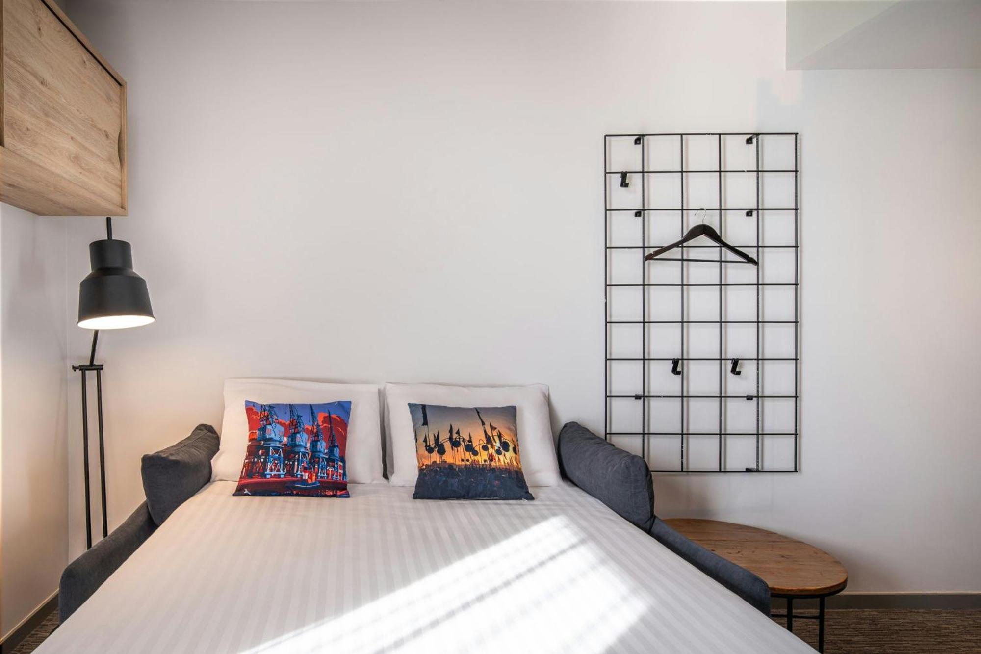 Moxy Harbor Sleeper Rooftoop Terrace Room Harbor View