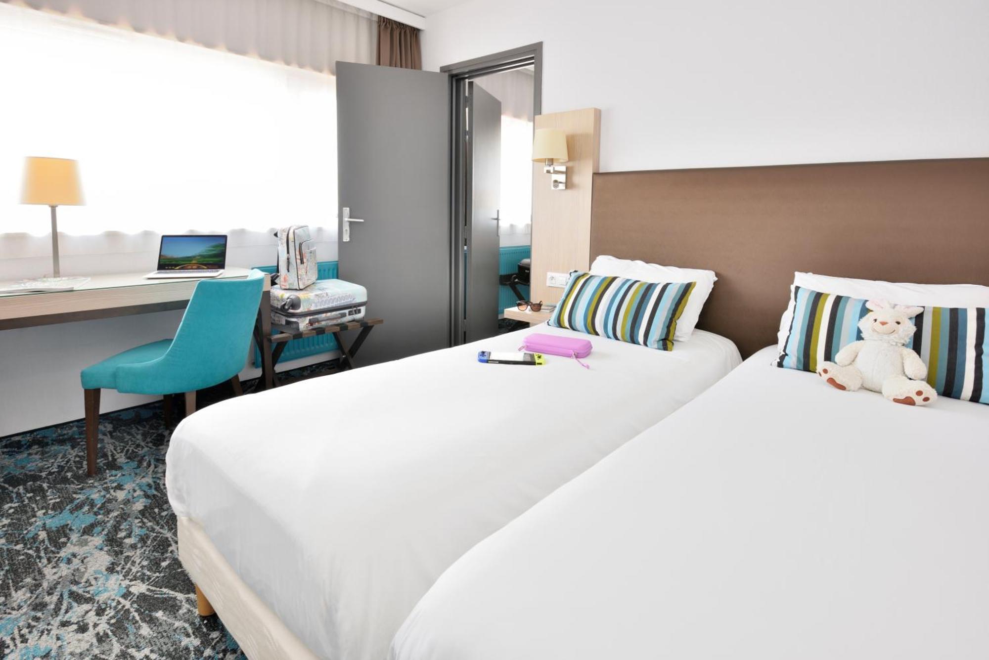 Two Connecting Double Rooms