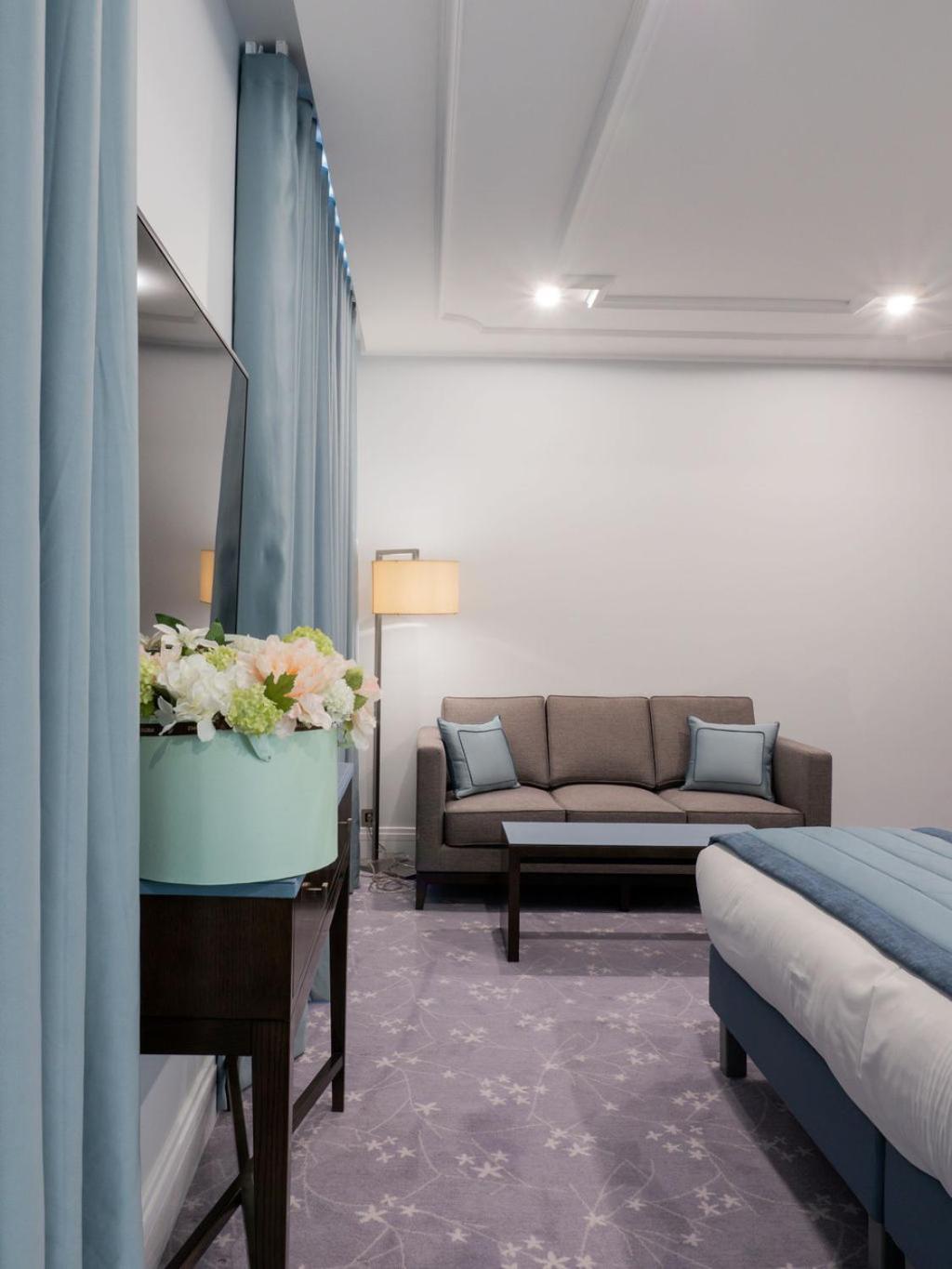 Large Double Room