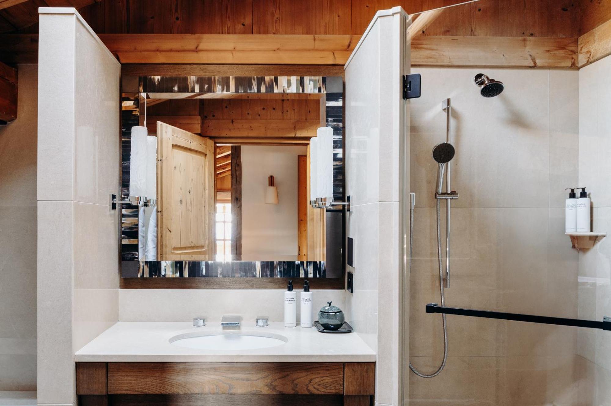 Alice Suite spa access