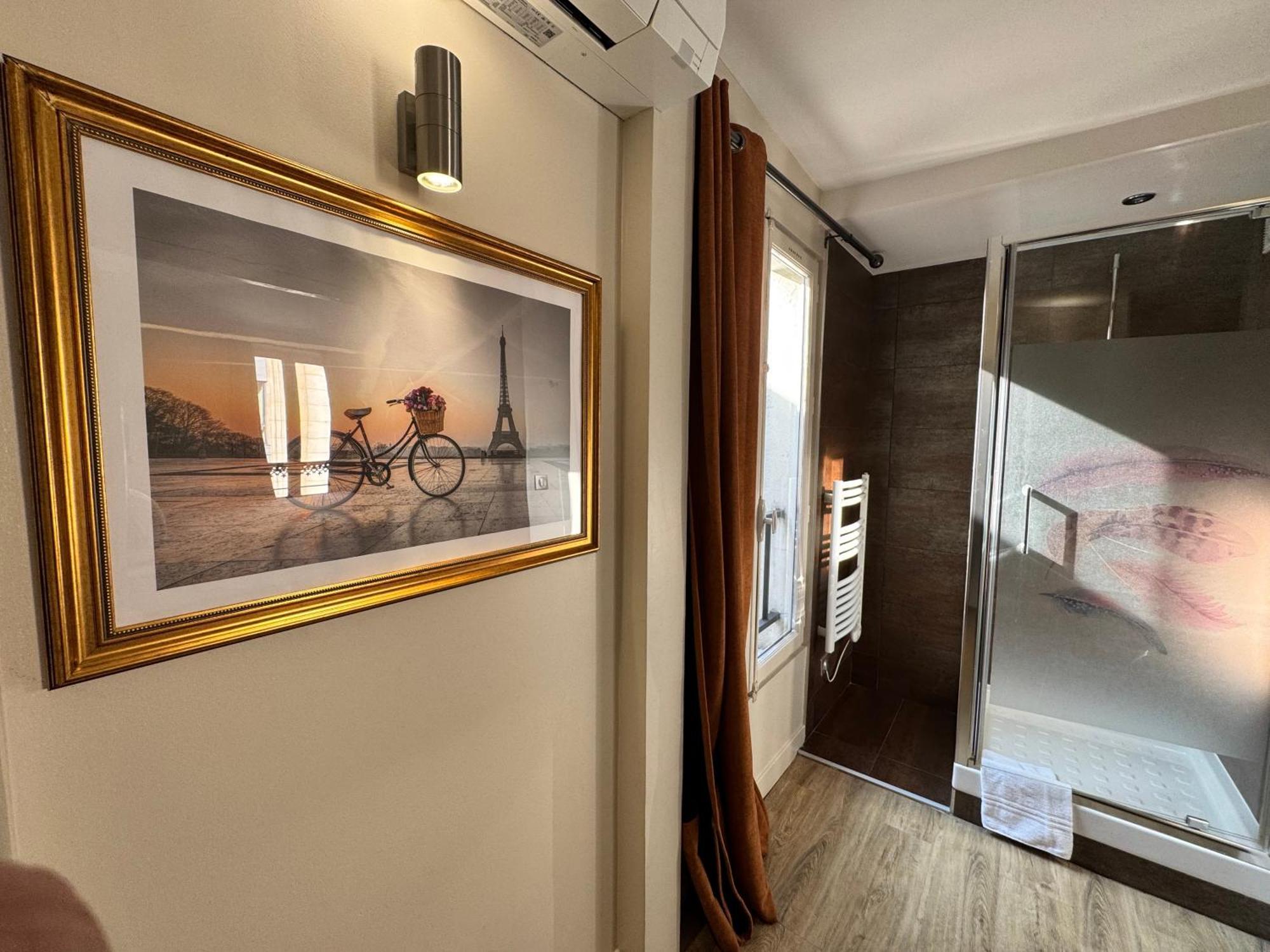 Room View Silver
