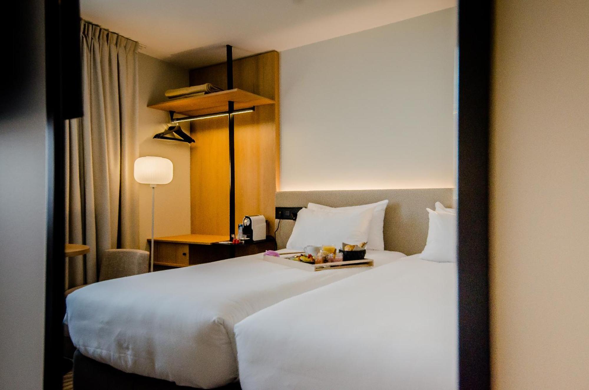 Comfort Twin Room 1 Room 2 Single Beds