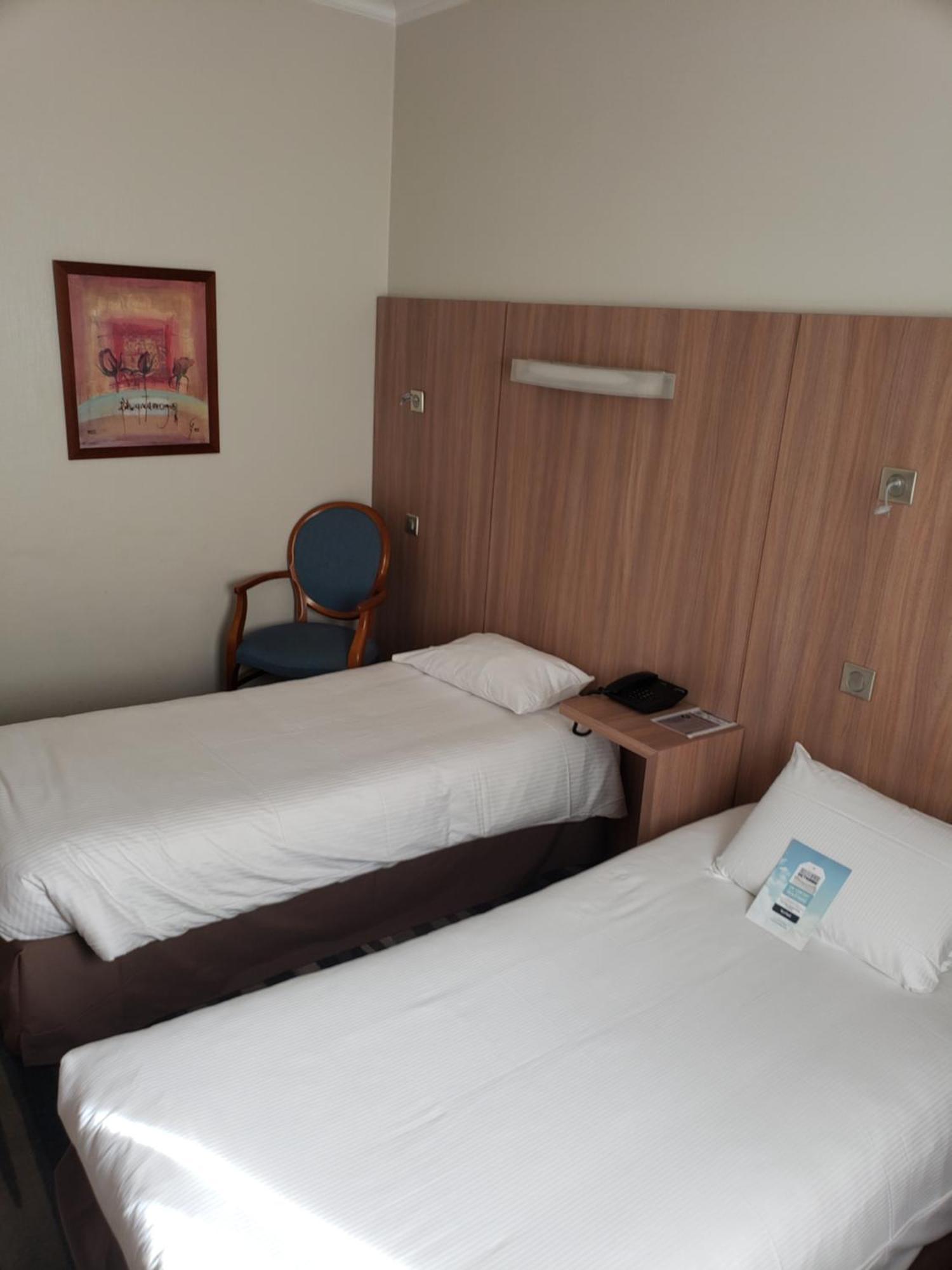 1 Double Bed 2 Single Beds
