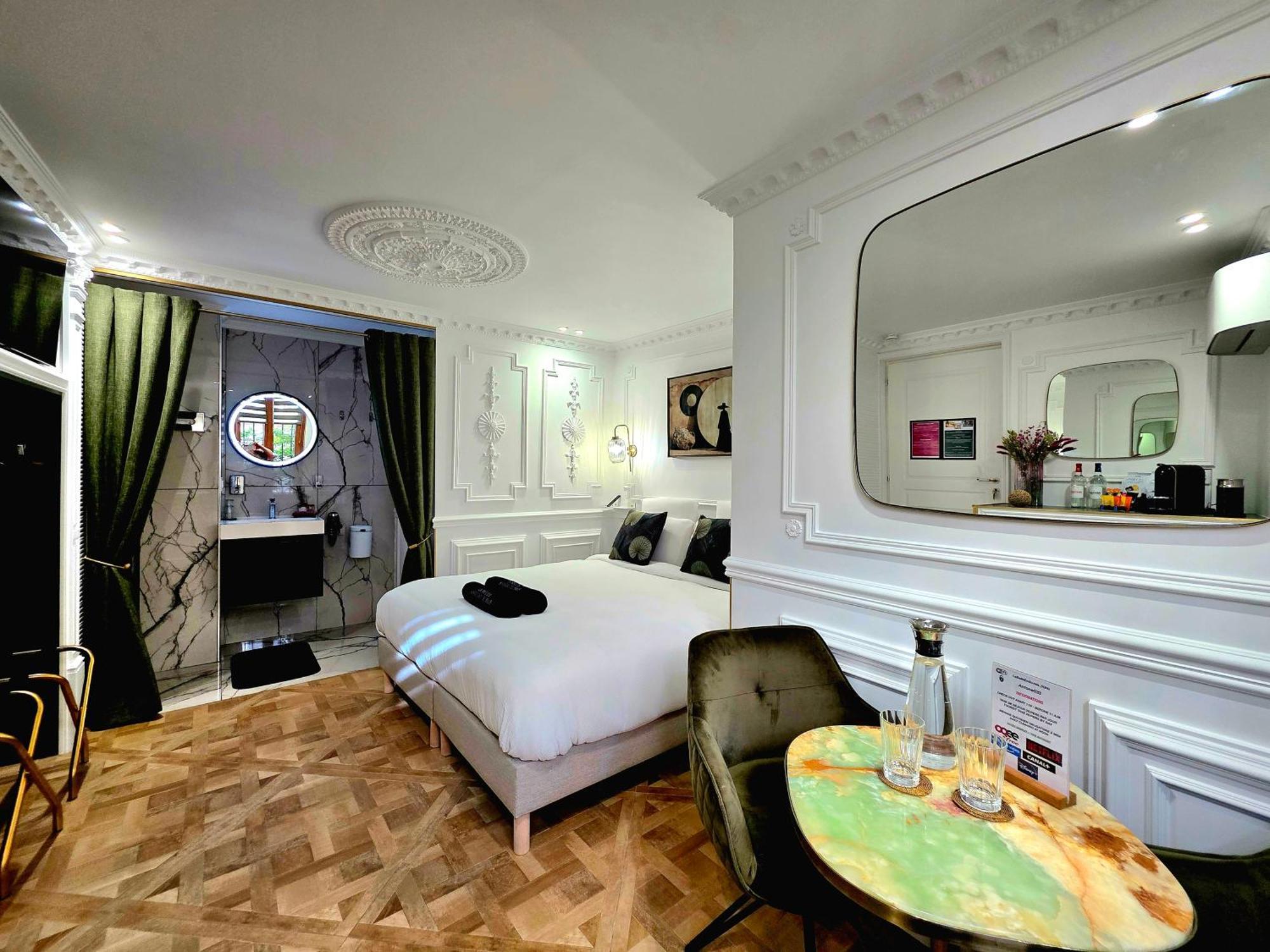 Double Room Private Bathroom
