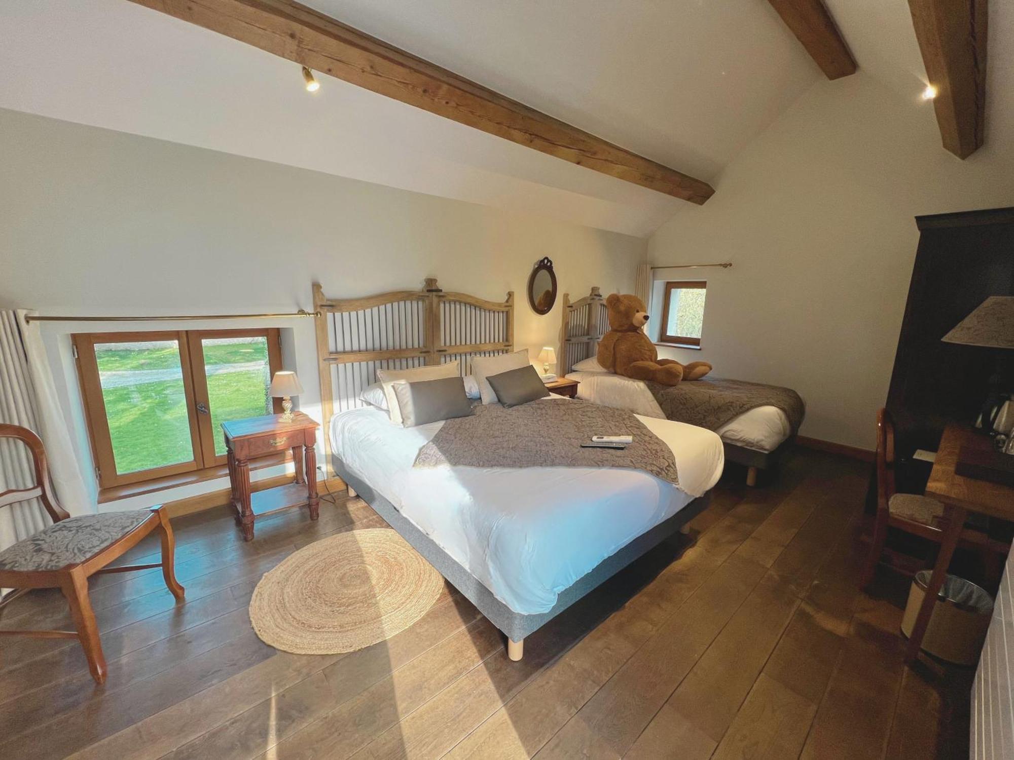 Pool Pavilion Triple
