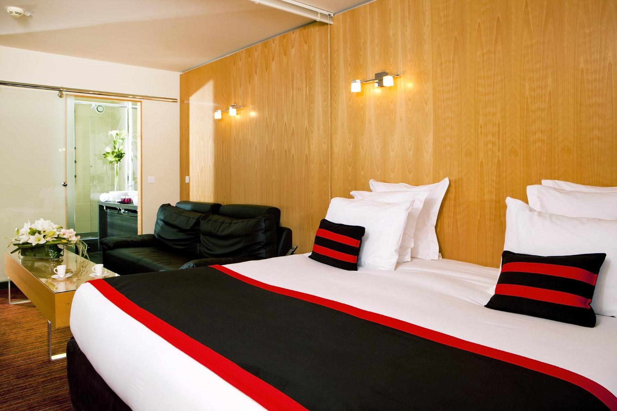 Deluxe One-Bedroom Suite