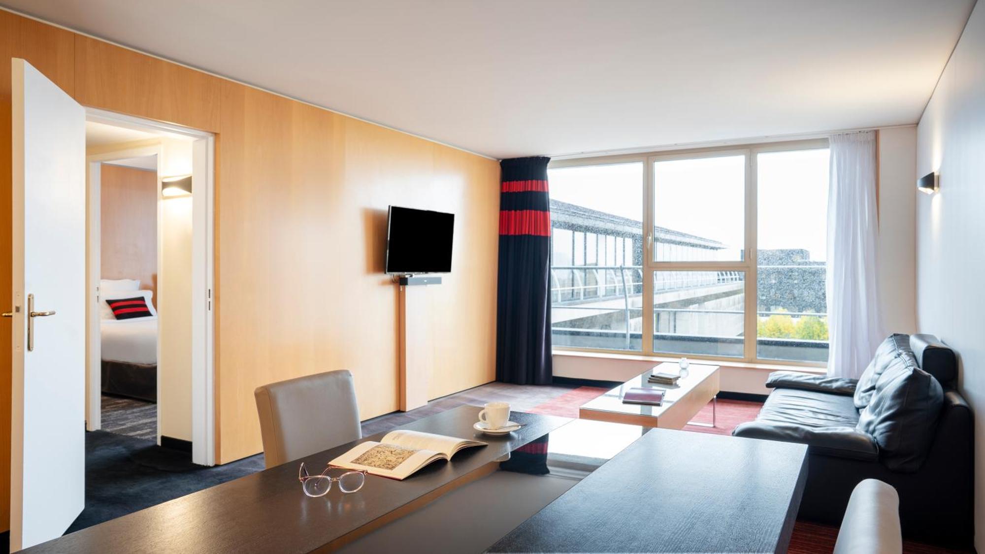 Deluxe One-Bedroom Suite