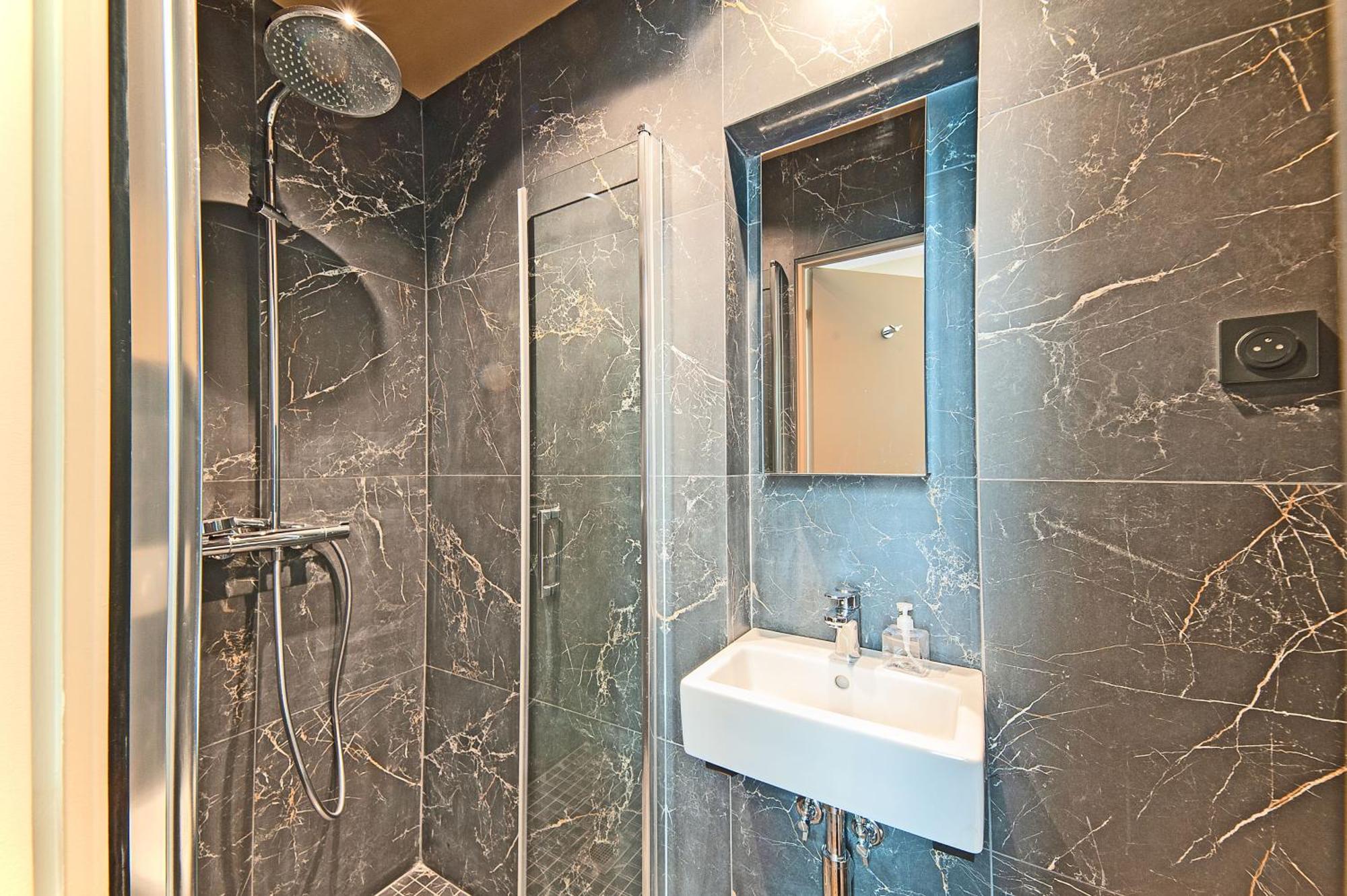 Double Room Private Bathroom