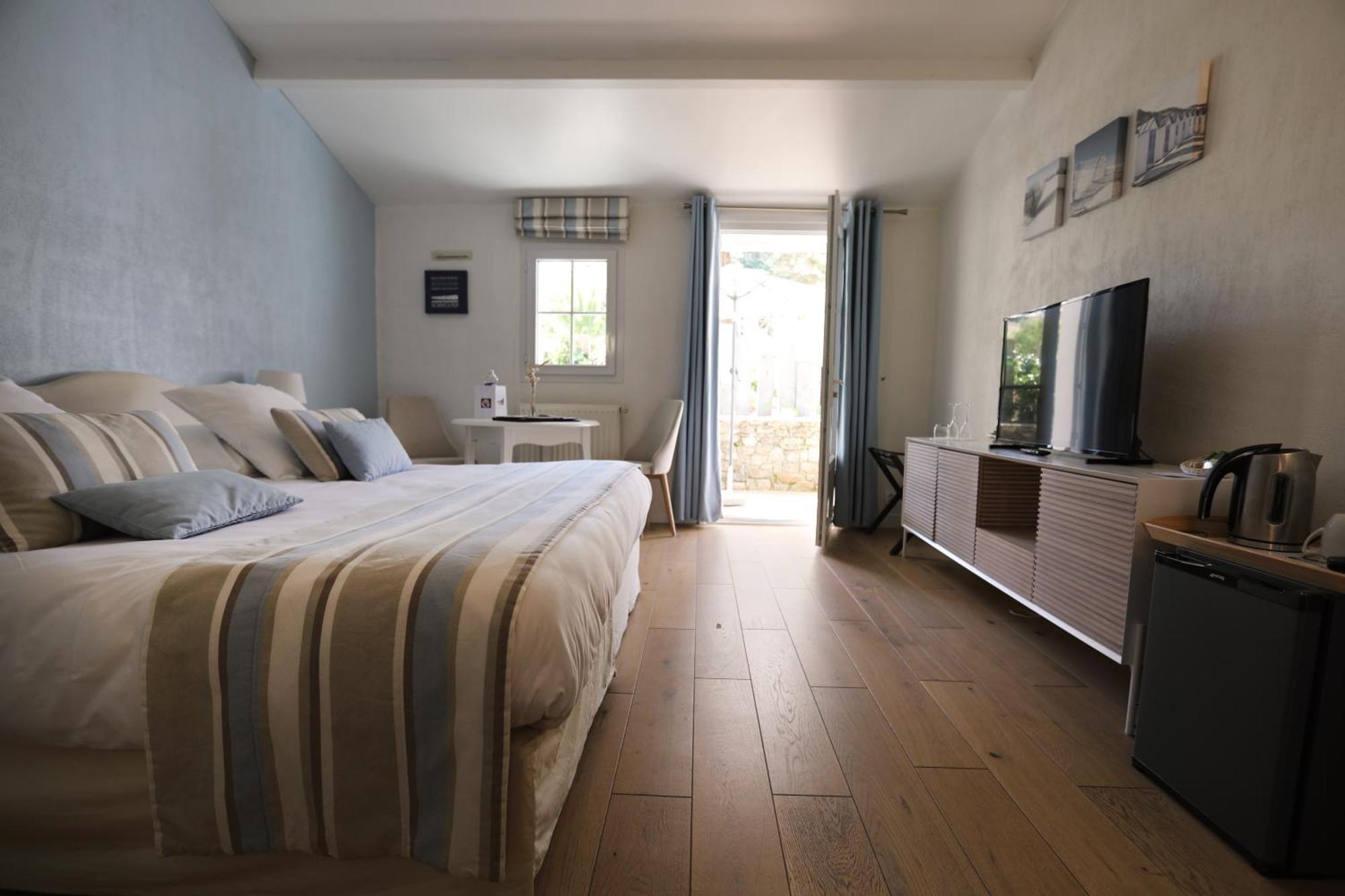 Deluxe Double or Twin Room