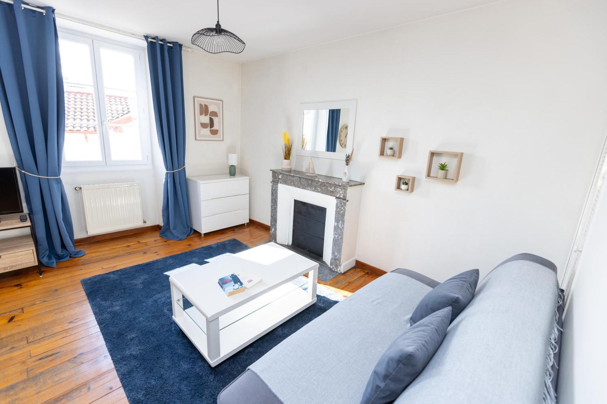 One-Bedroom Apartment