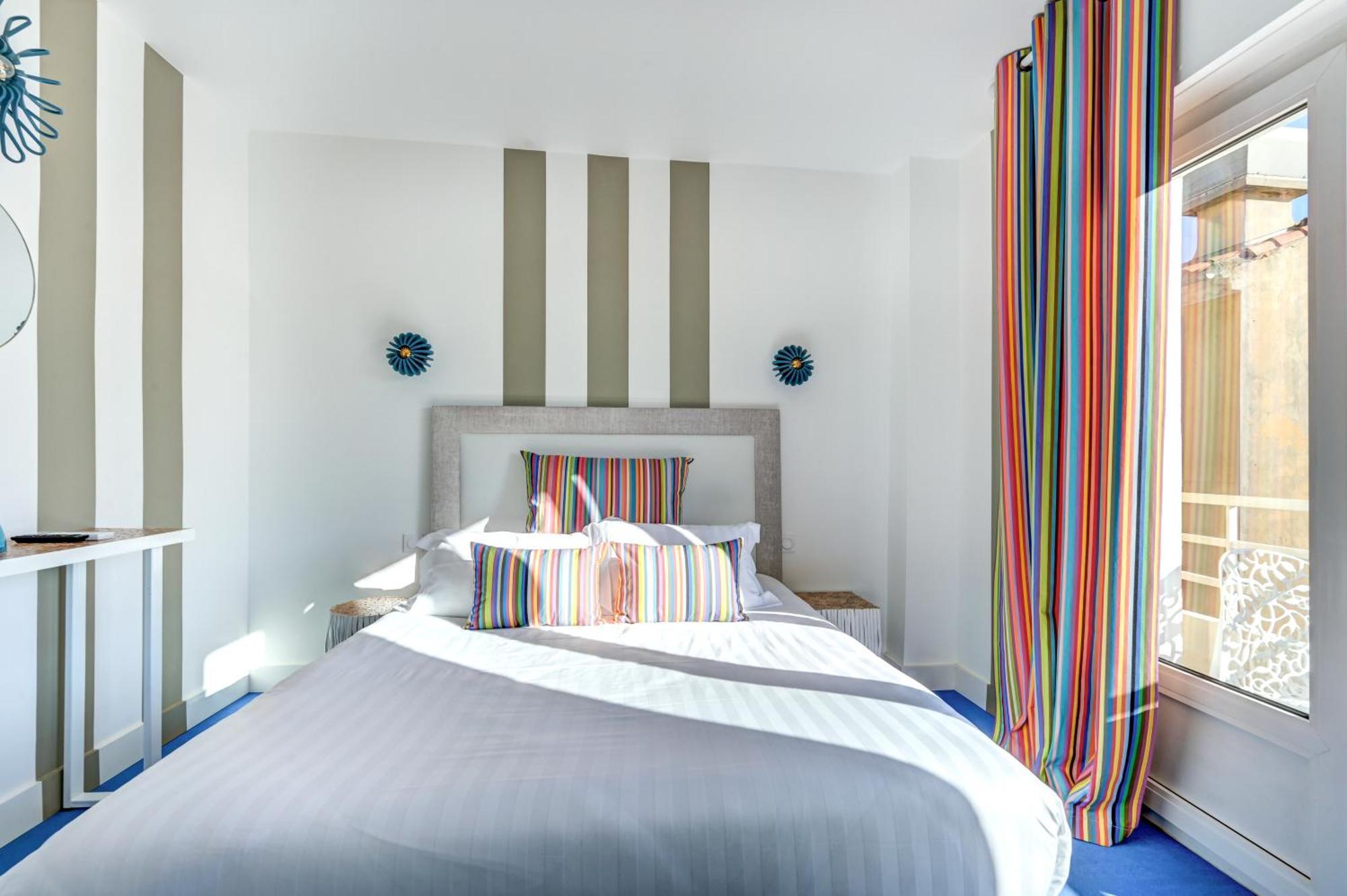Confort Double Room Partial Seaview third floor no balcony