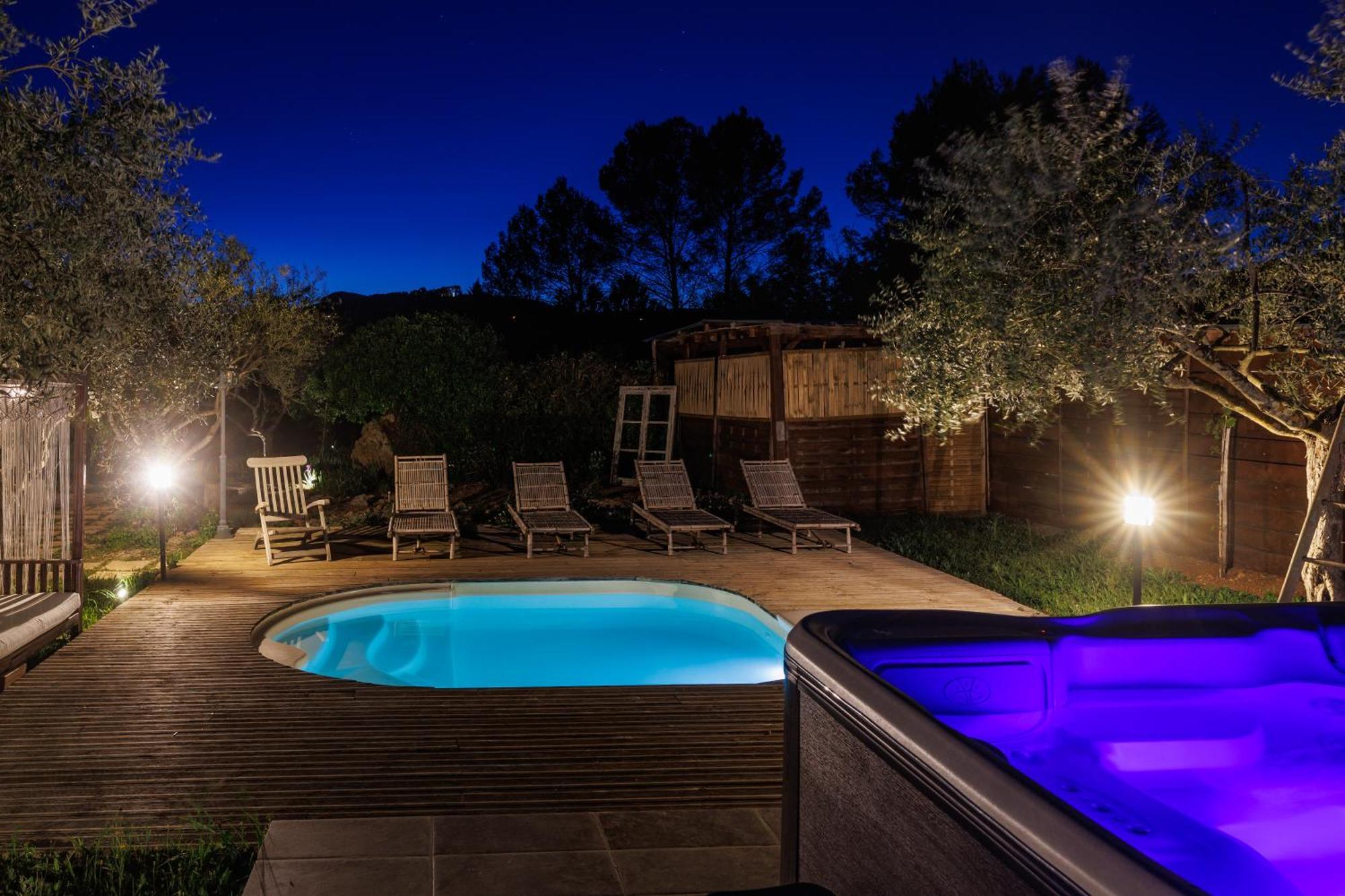 King Room Pool View