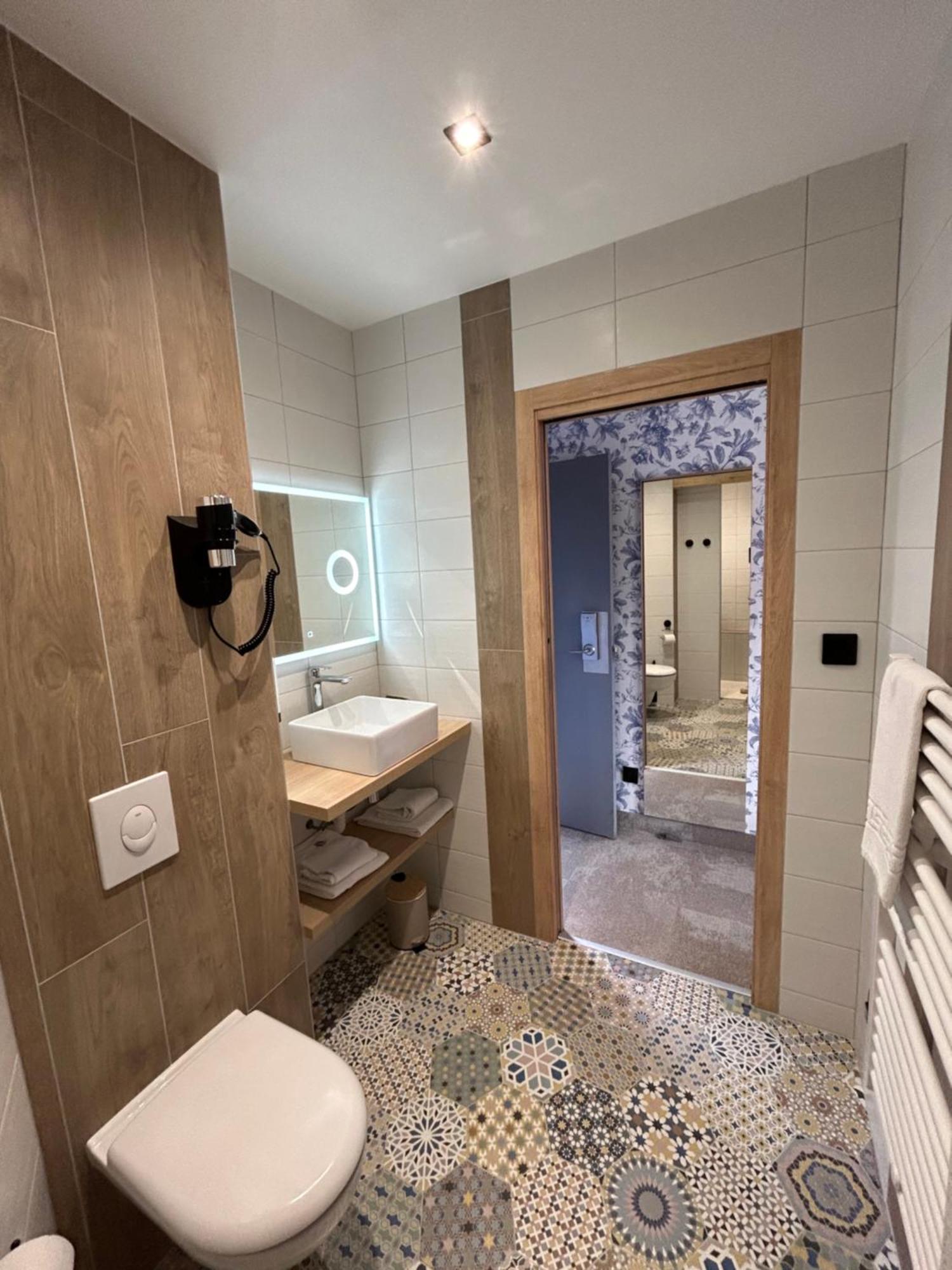 Large Double Room