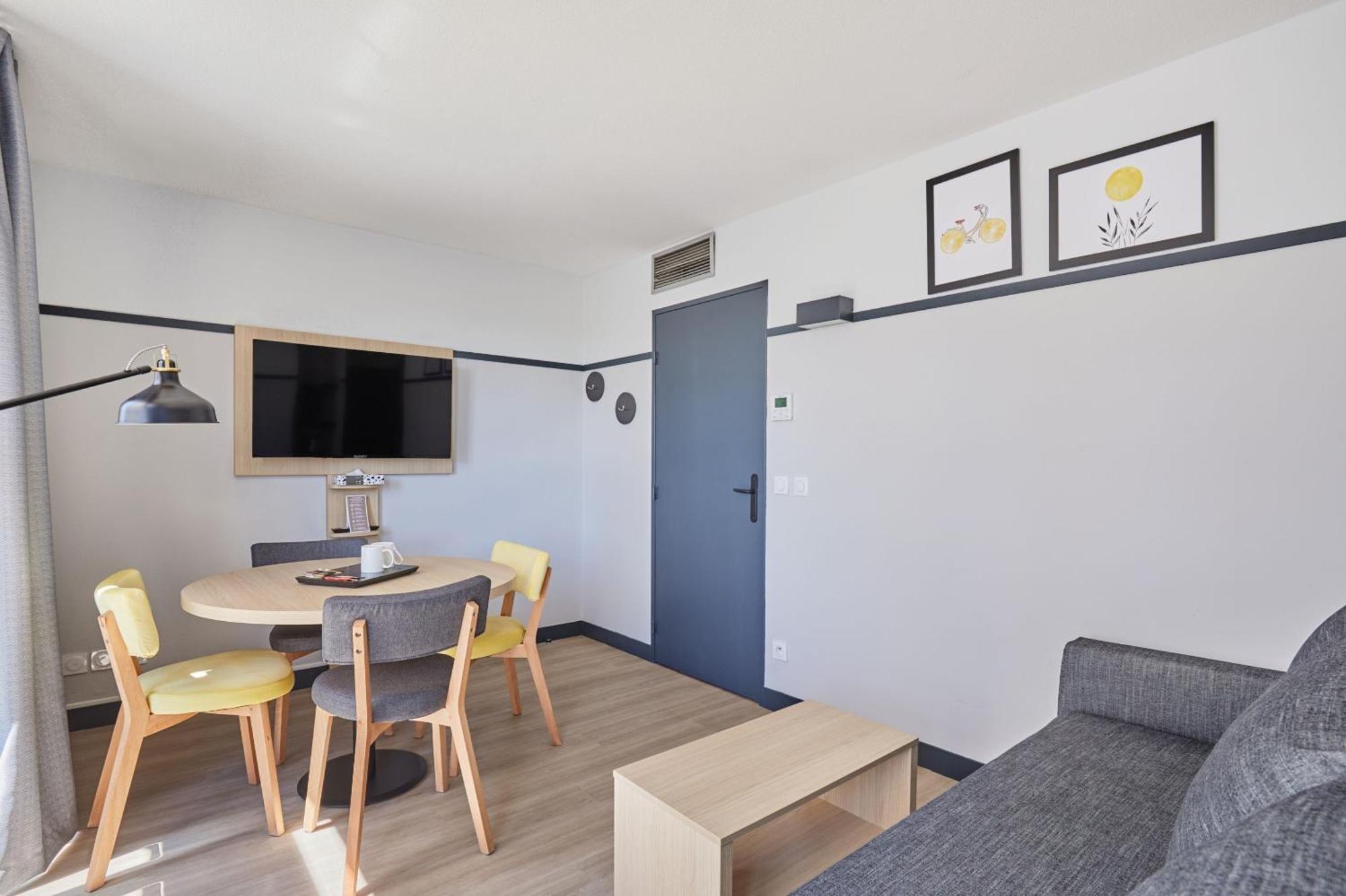 One-Bedroom Apartment Terrace