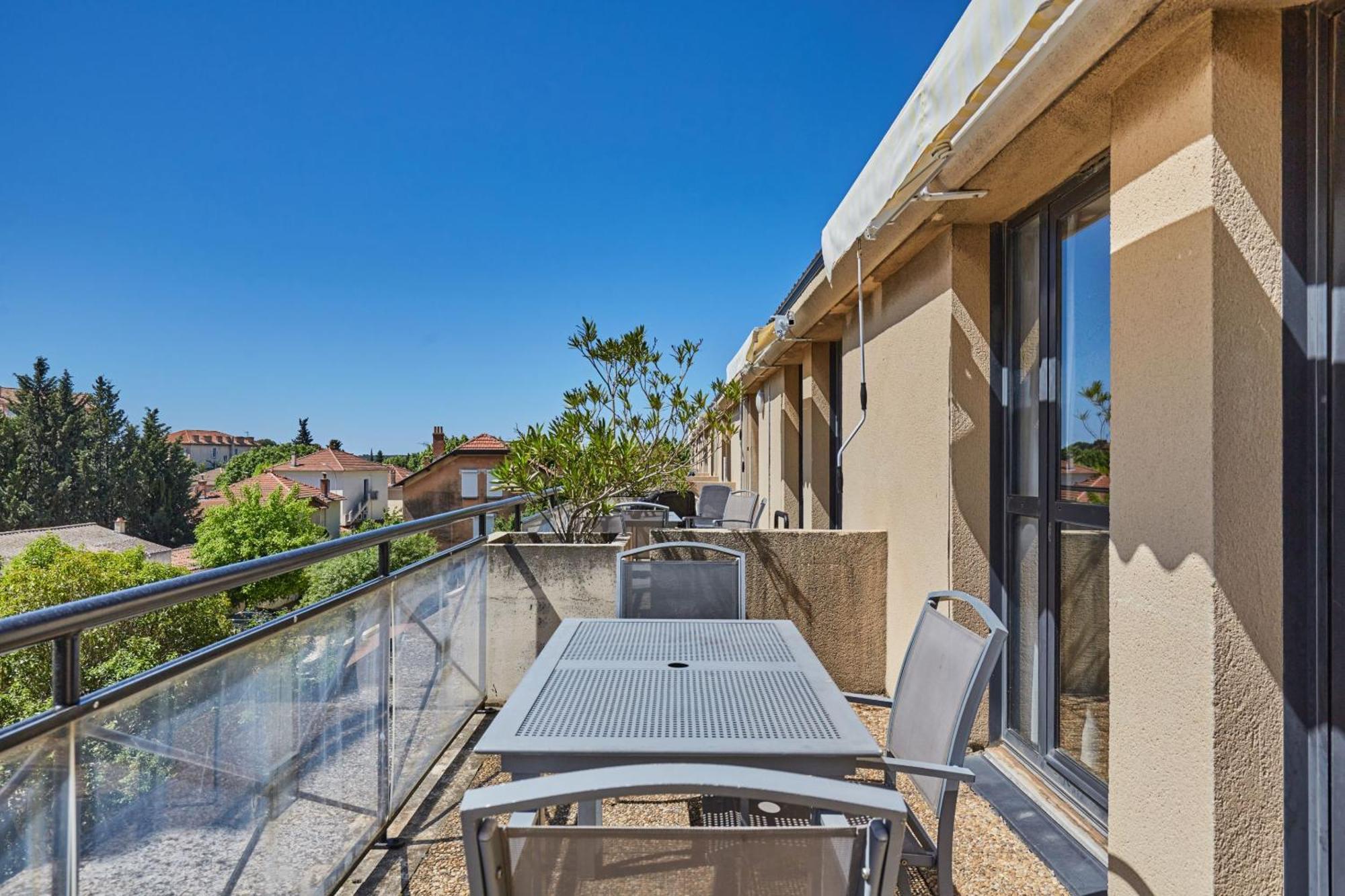 One-Bedroom Apartment Terrace