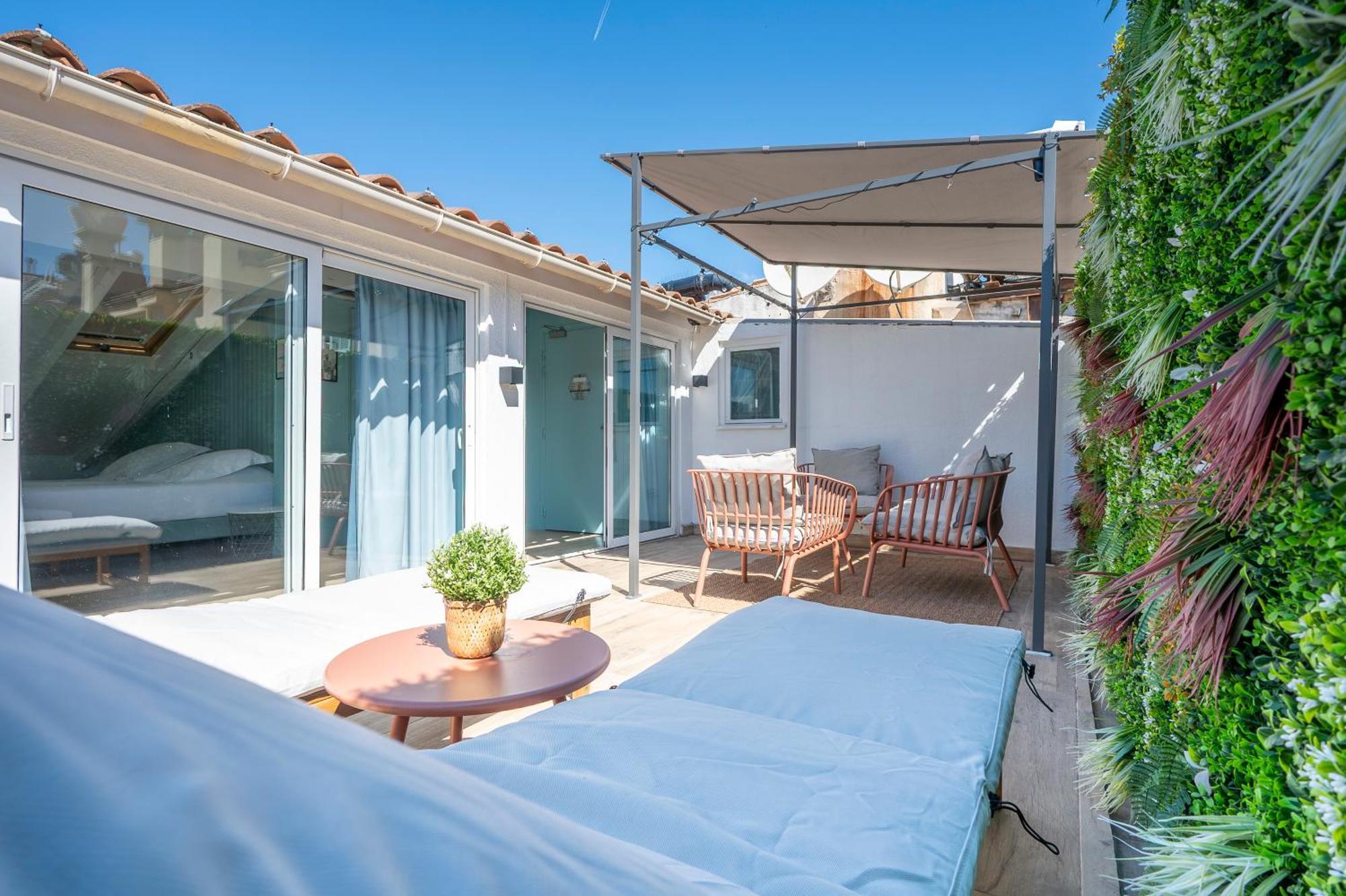 Private Dormitory Terrace