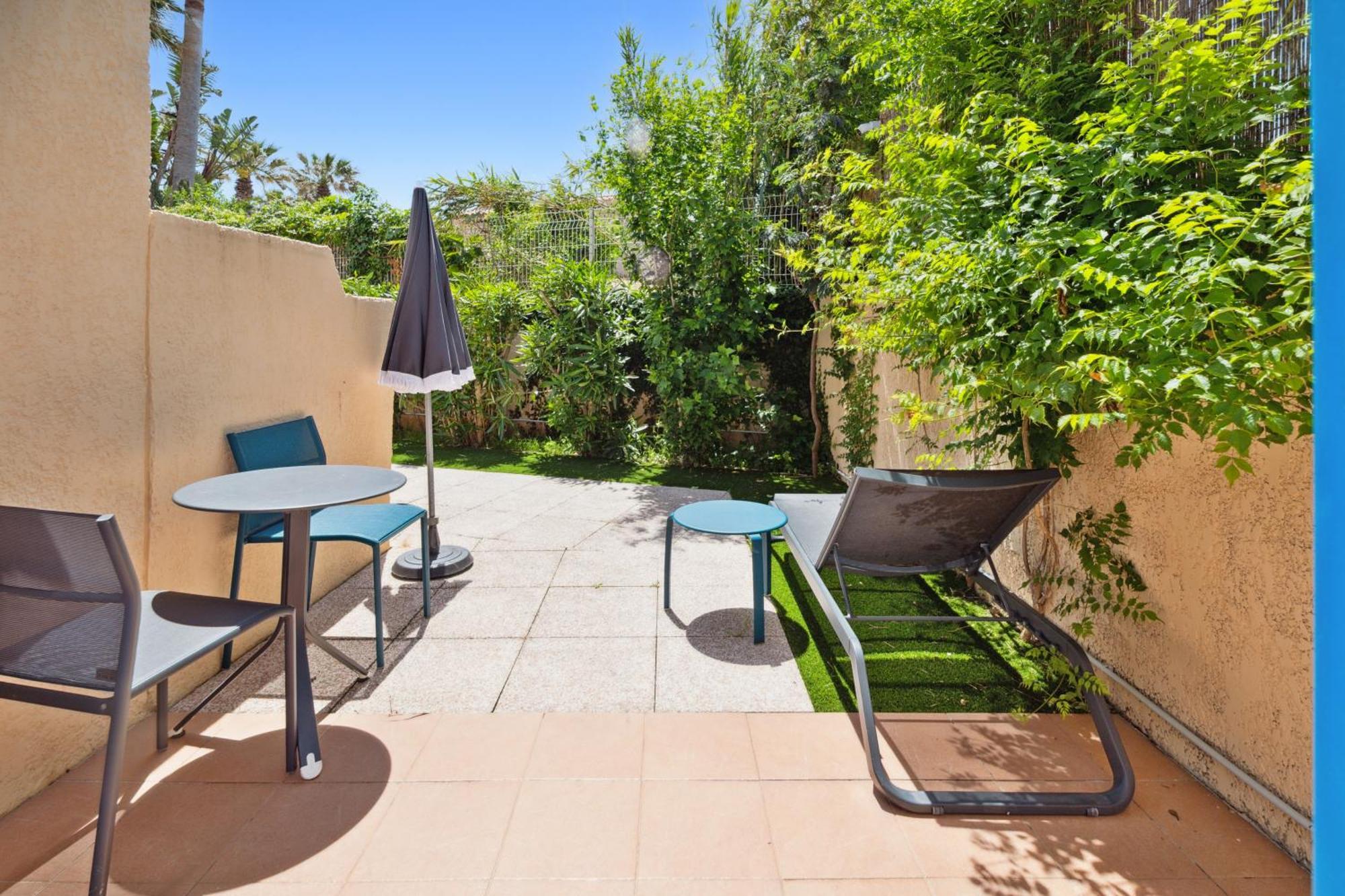 Standard Double Room Terrace Garden view