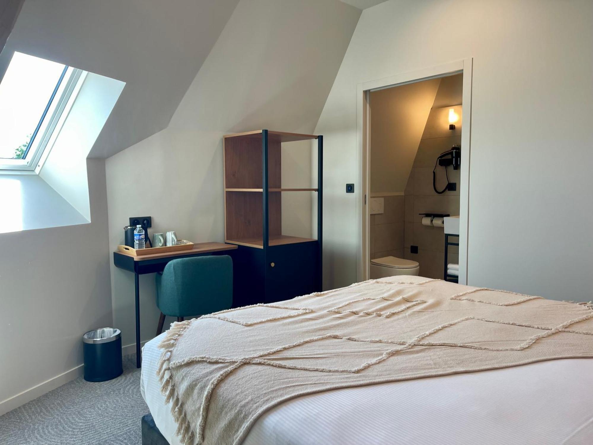 Queen Room