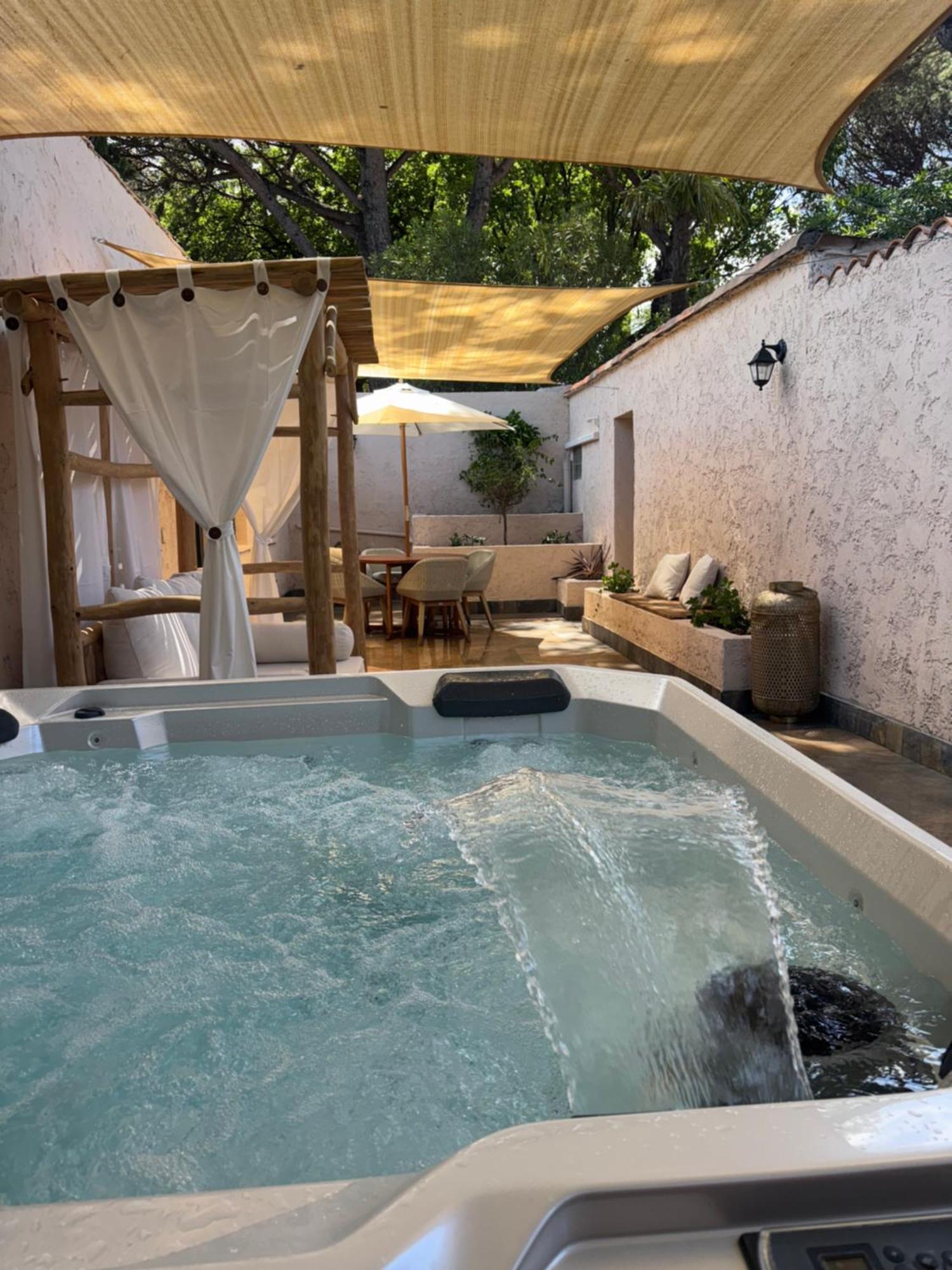 Suite Hot Tub