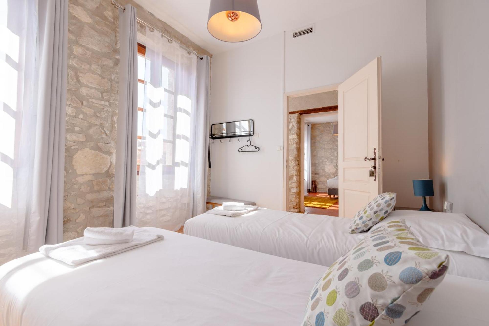 Twin Room Private External Bathroom