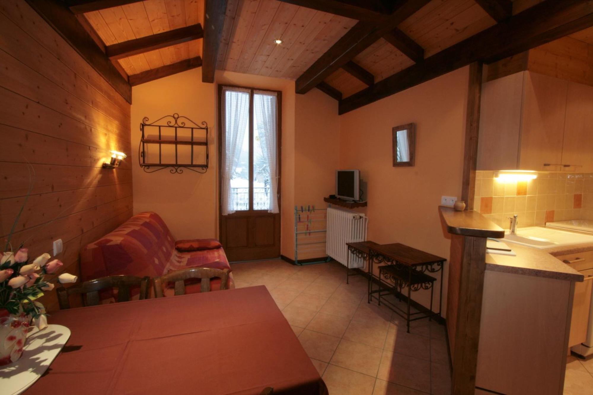 One-Bedroom Apartment Terrace