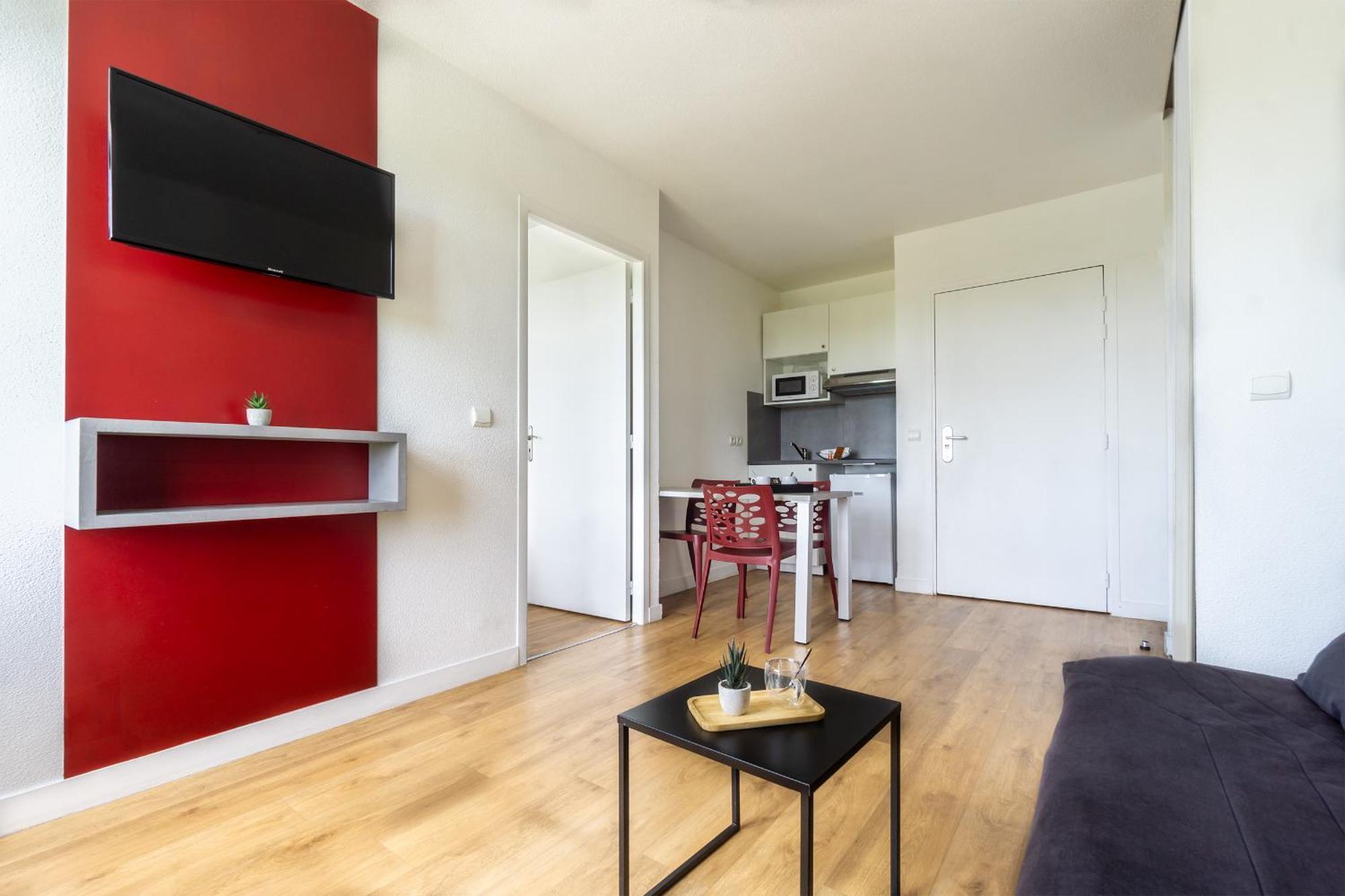 One-Bedroom Family Apartment
