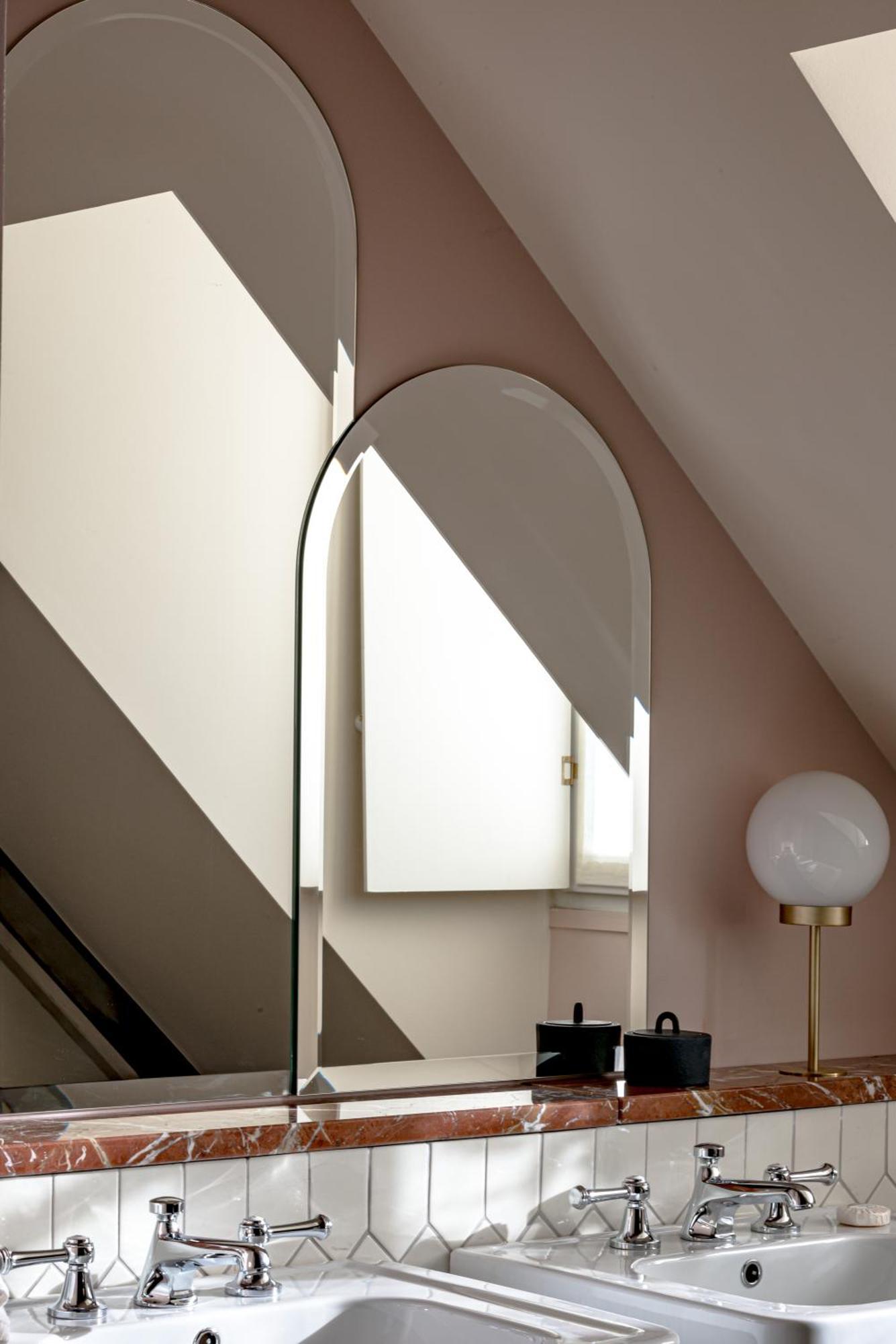 Junior Suite Parisian Eaves