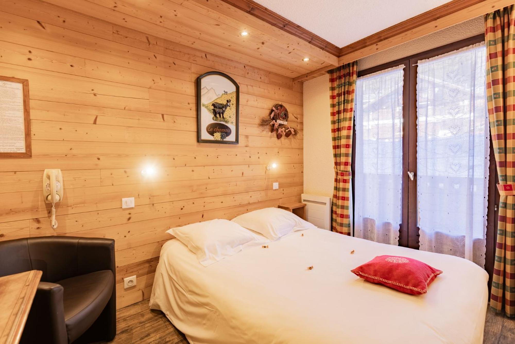 Standard Single Room Shower
