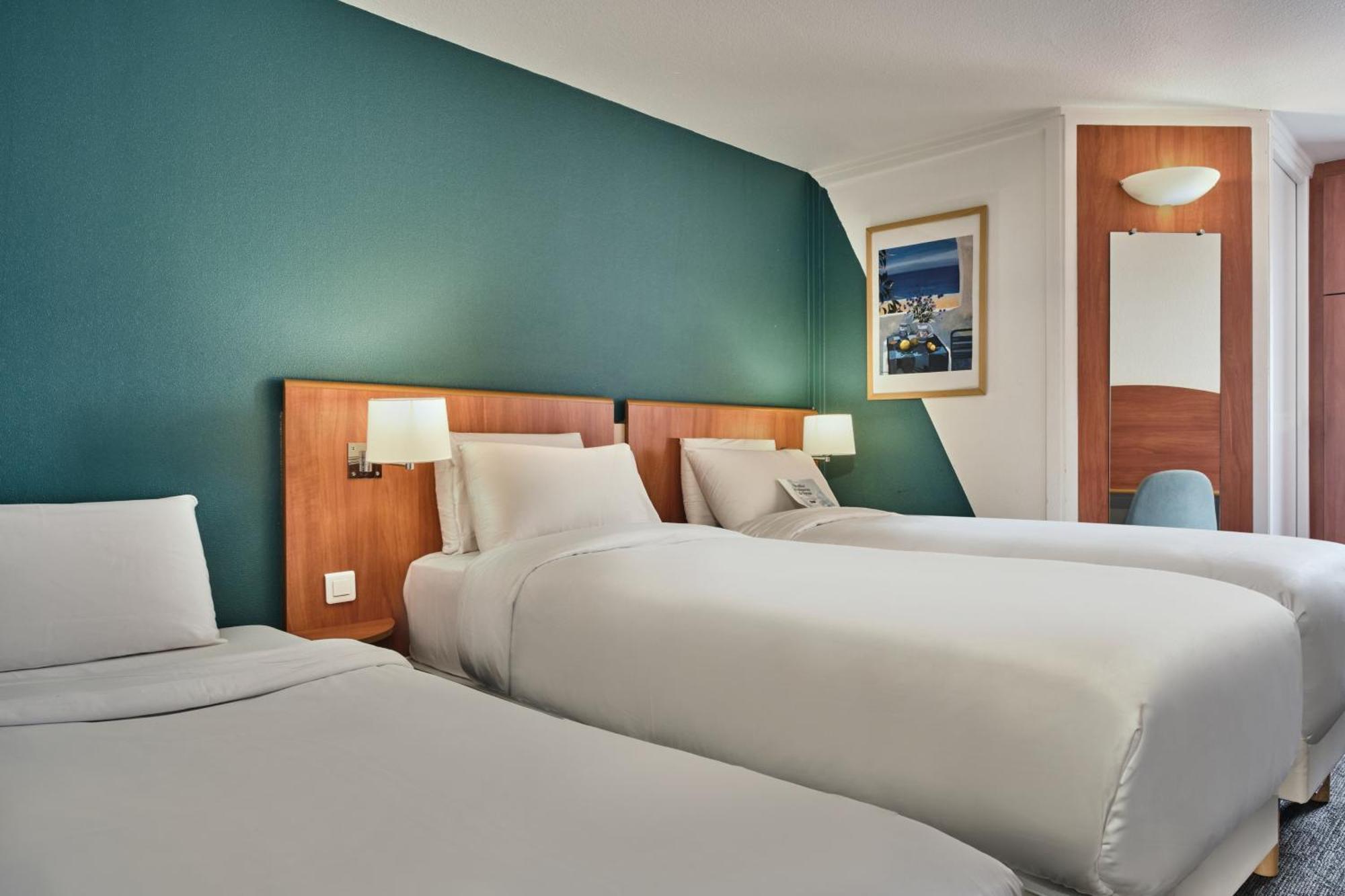 Triple Room 3 Single Beds